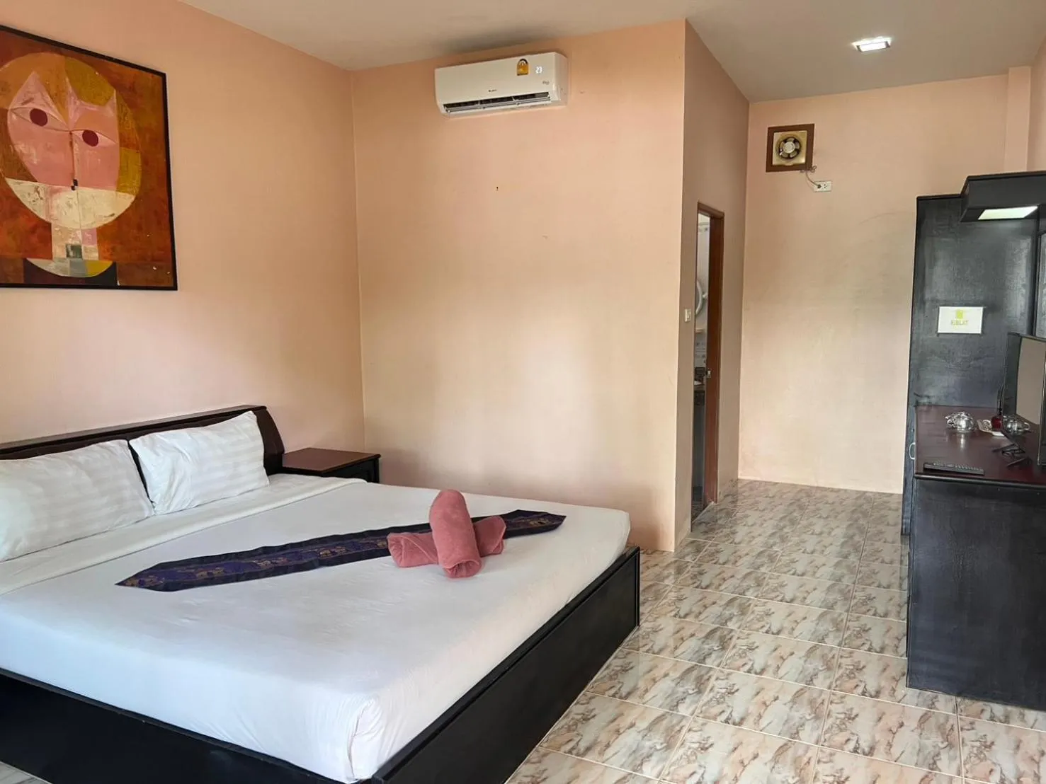 Bed in Diamond Beach Resort