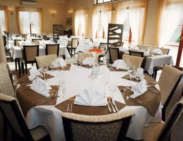 Restaurant/places to eat in Wellness hotel Spark