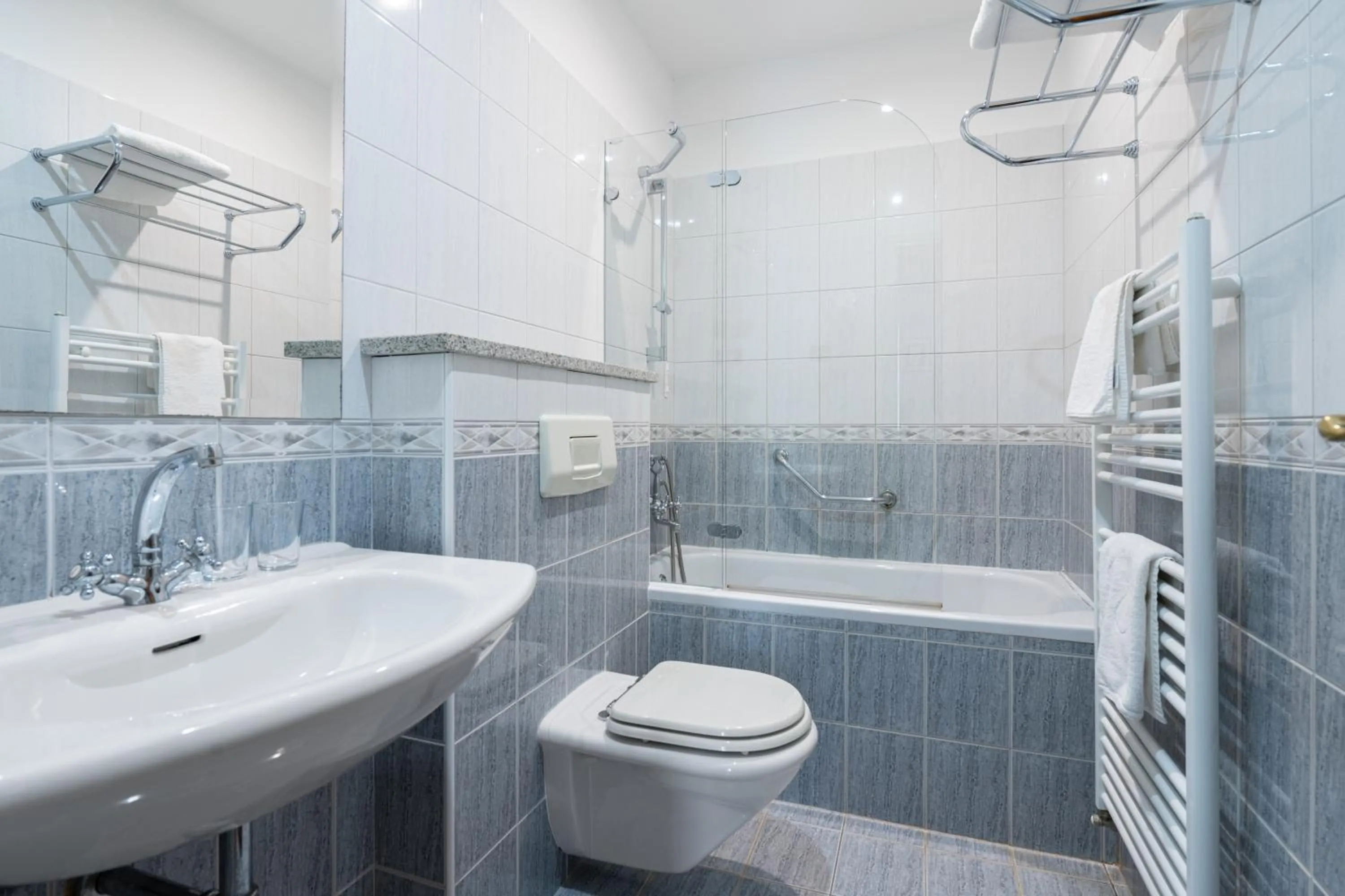 Bathroom in Hotel Nostromo