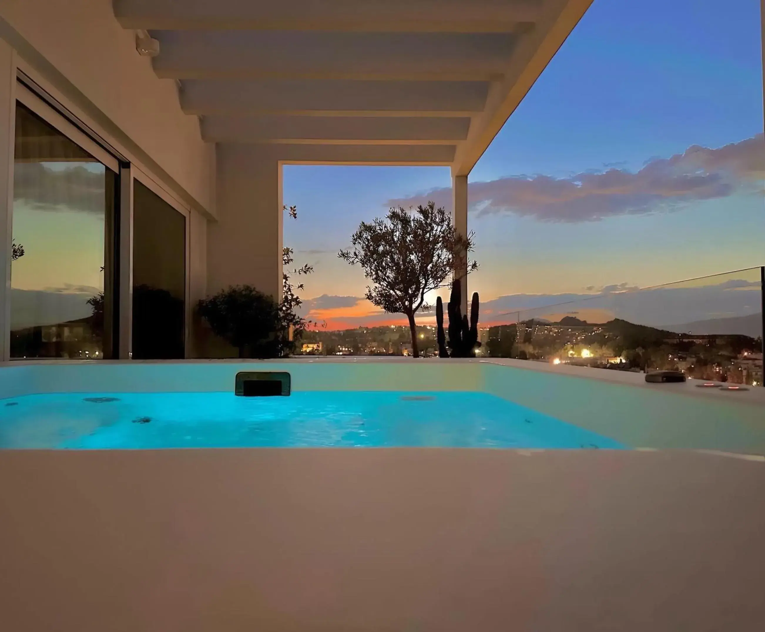 Penthouse Apartment with private Skyview Jacuzzi in One 360 Skyline Athens Penthouses Penthouse Apartment with private Skyview Jacuzzi in One 360 Skyline Athens Penthouses