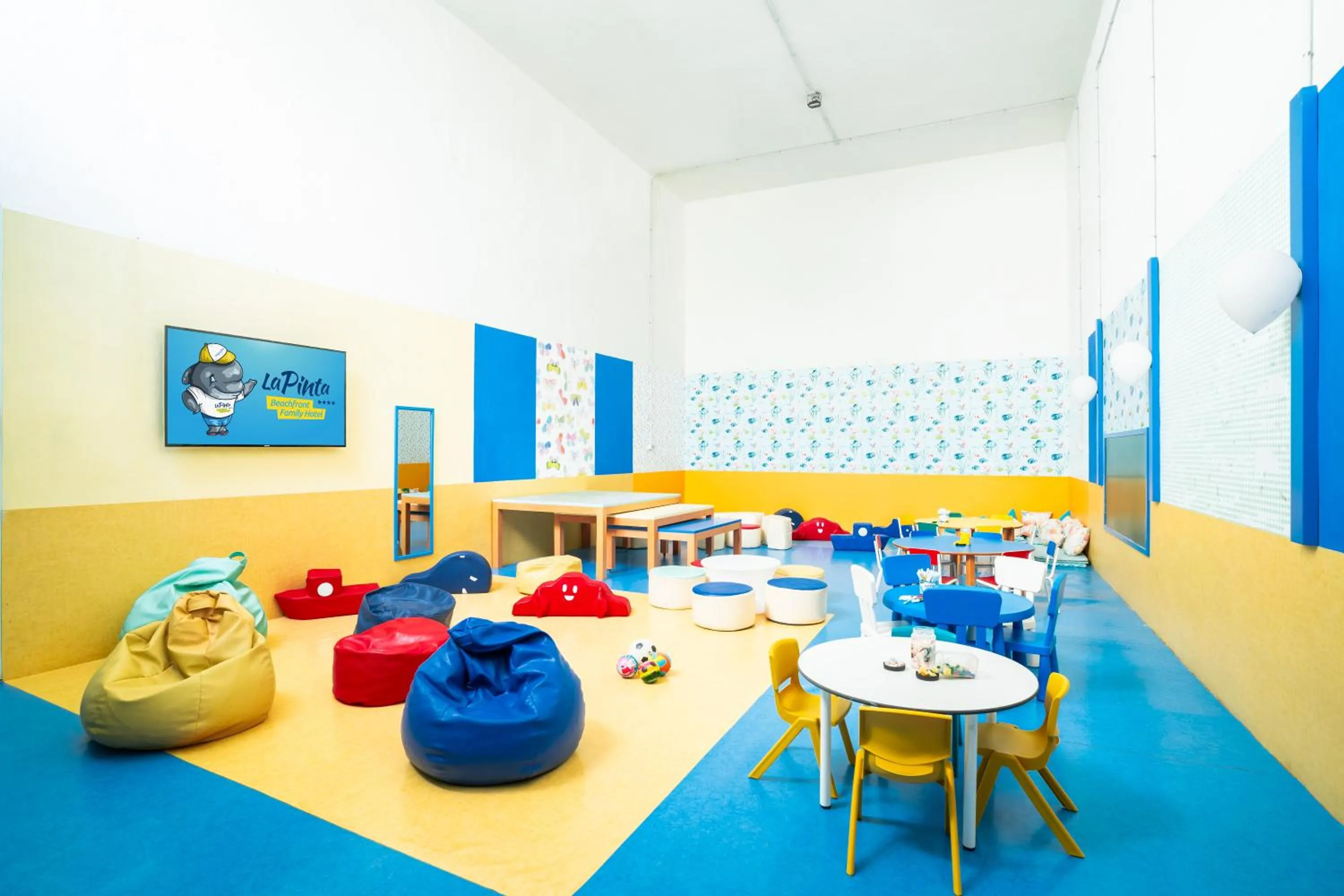 Kids's club in HOVIMA La Pinta Beachfront Family Hotel