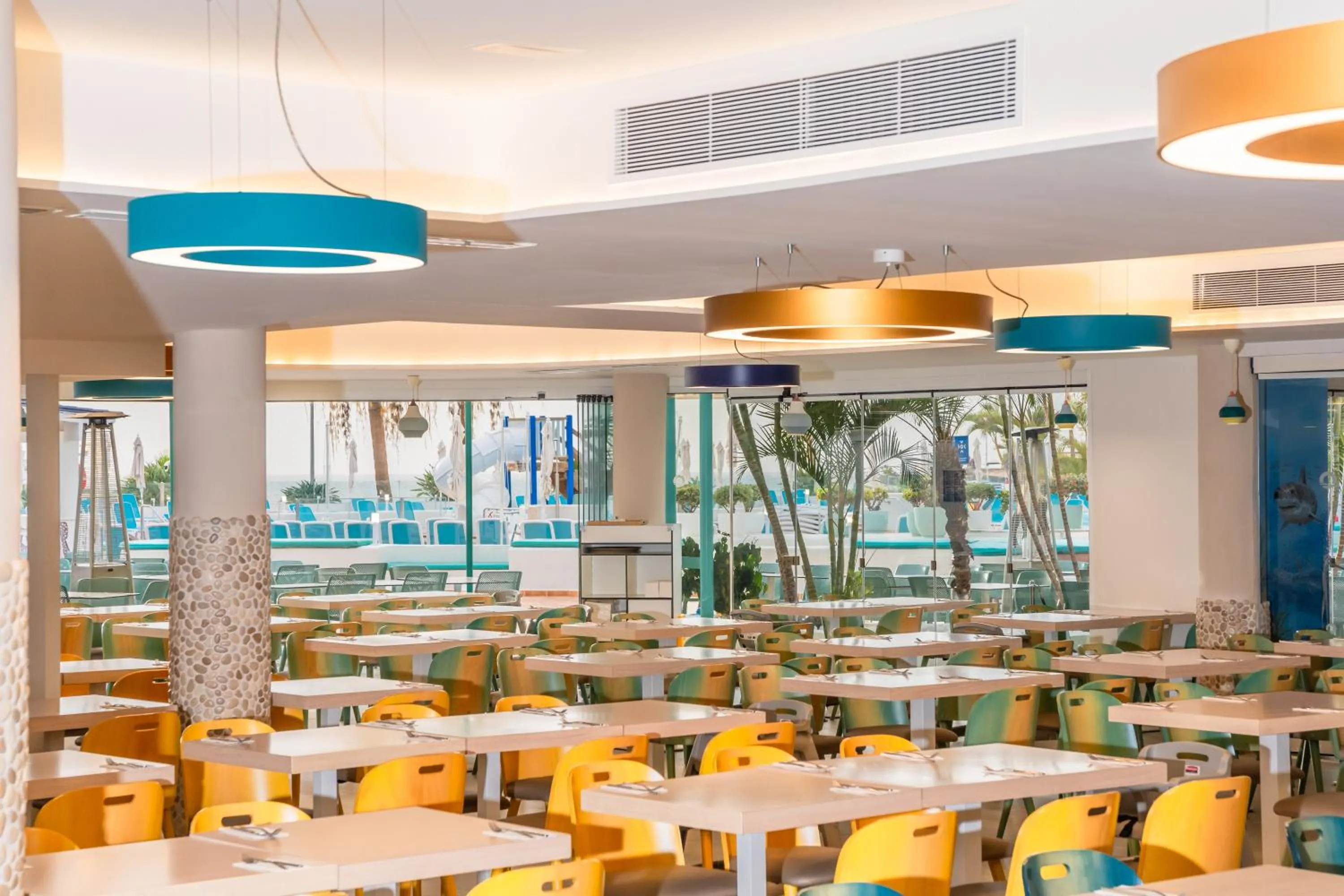 Restaurant/places to eat in HOVIMA La Pinta Beachfront Family Hotel