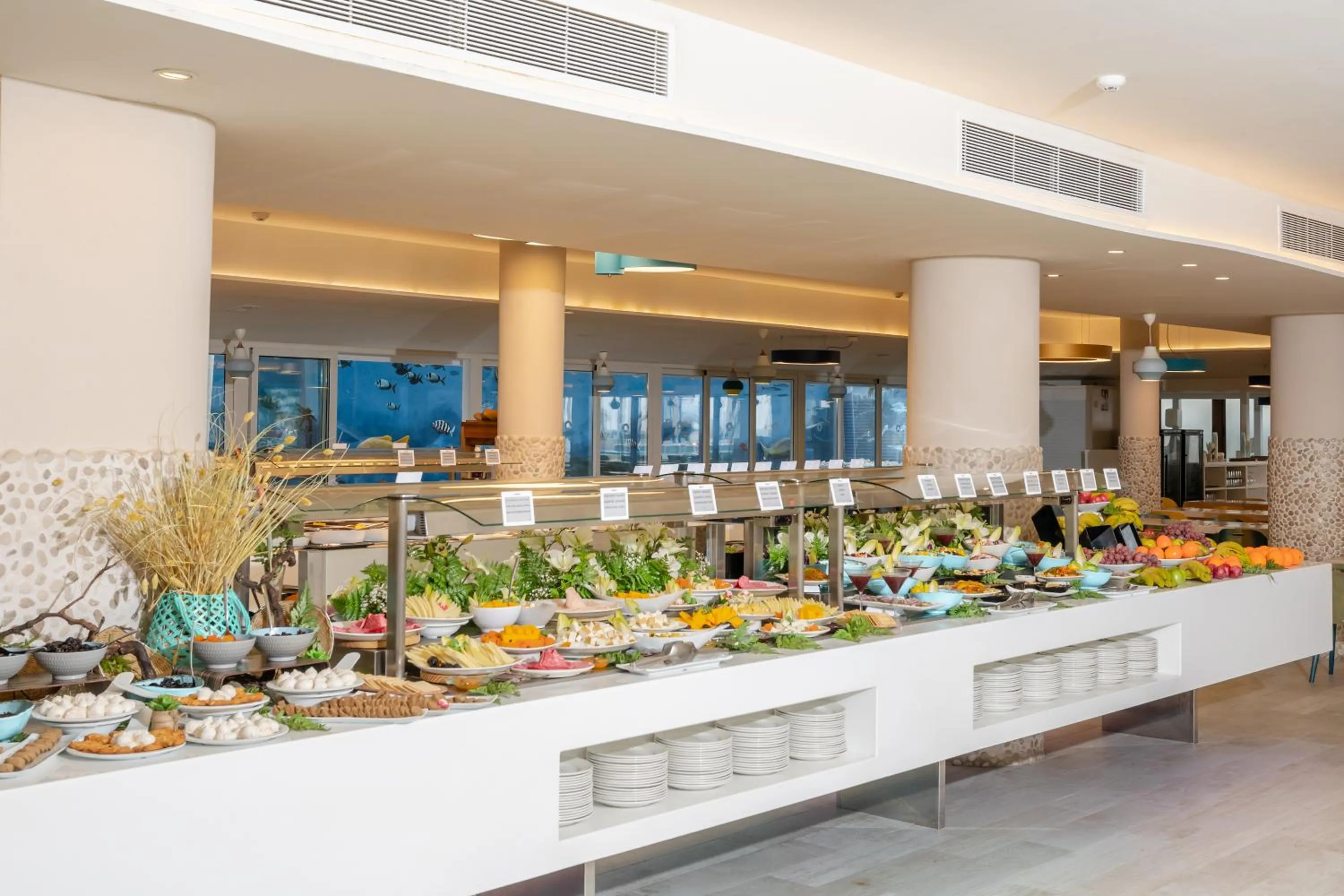 Restaurant/places to eat in HOVIMA La Pinta Beachfront Family Hotel