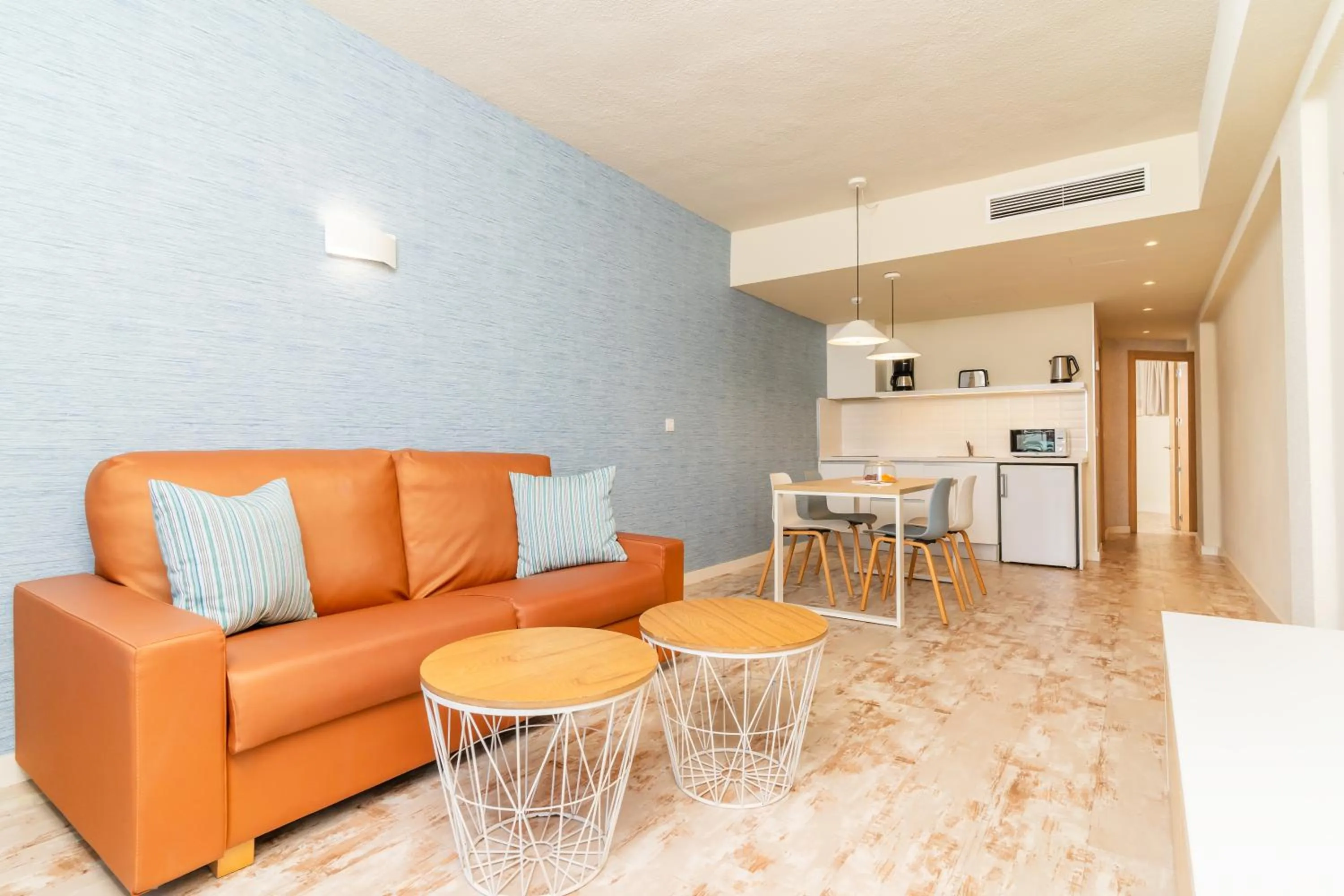 Living room in HOVIMA La Pinta Beachfront Family Hotel