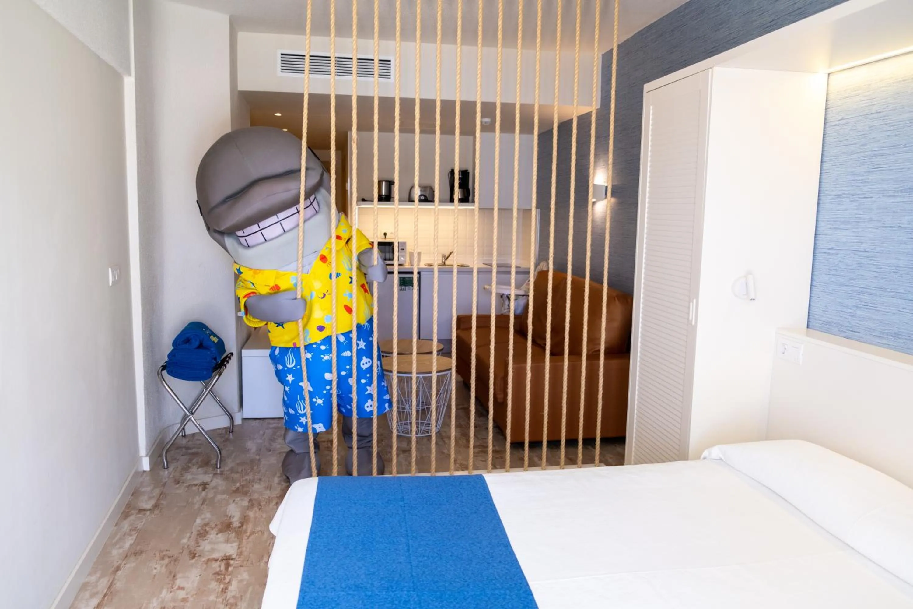 Living room, Bed in HOVIMA La Pinta Beachfront Family Hotel