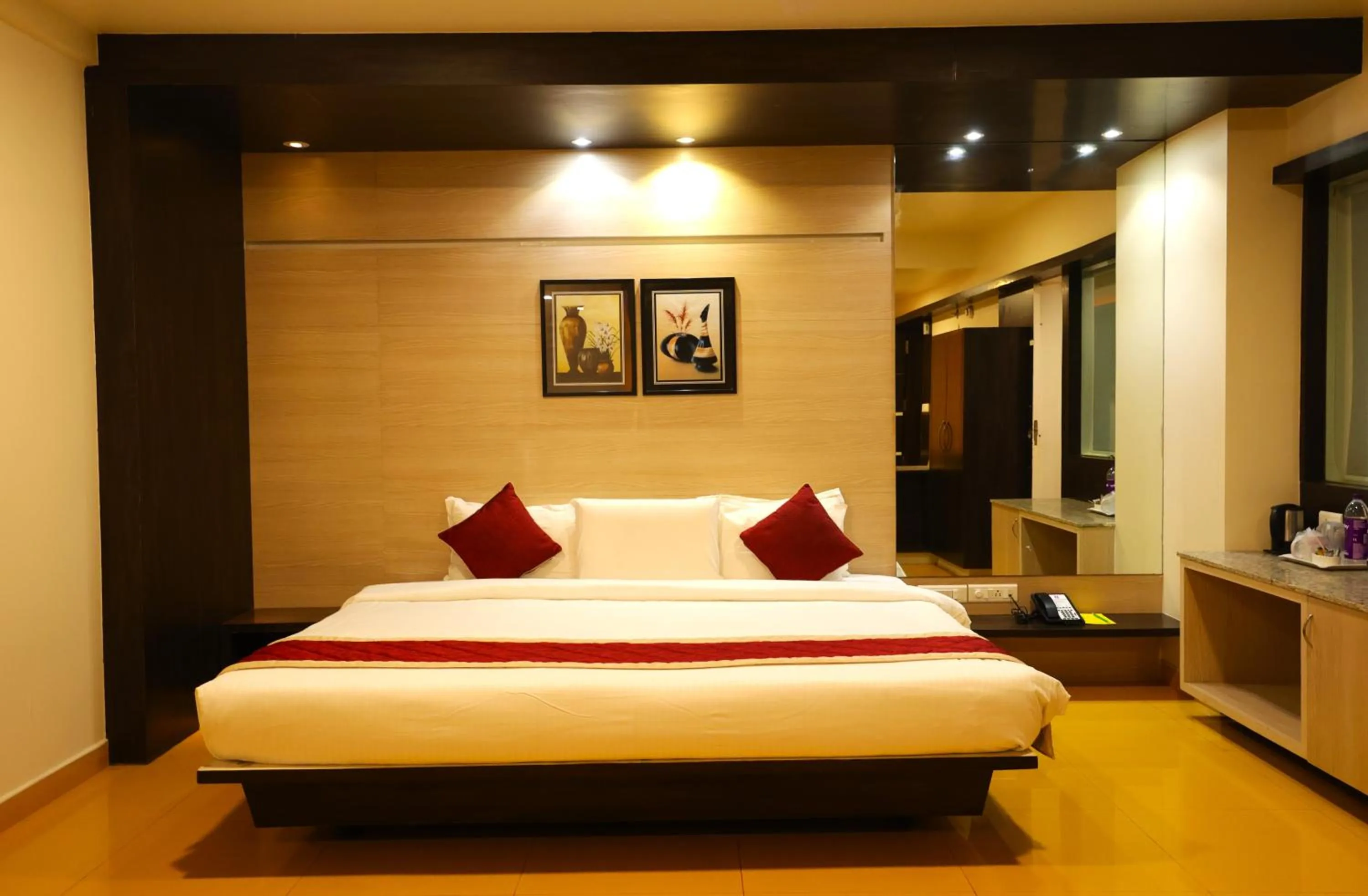 Bed in Sai International Hotel