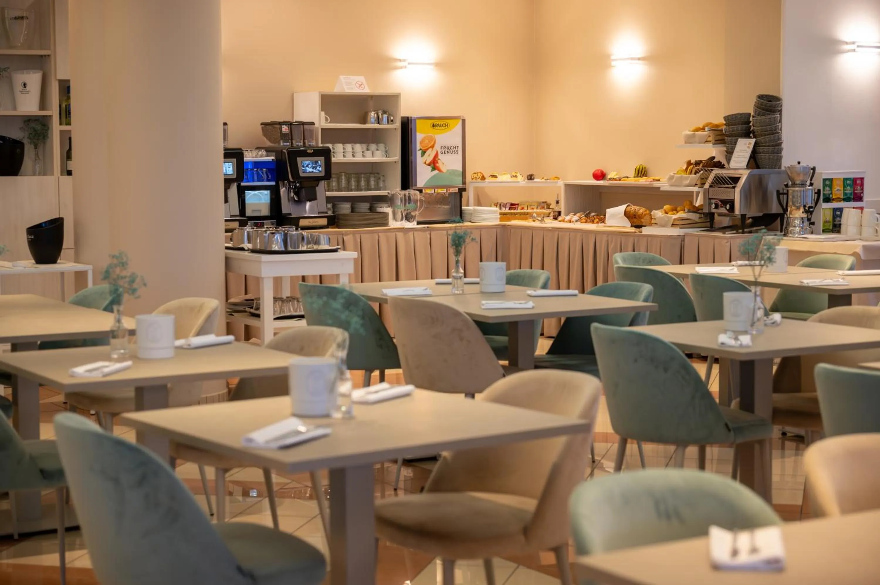 Breakfast in Hotel Savoy