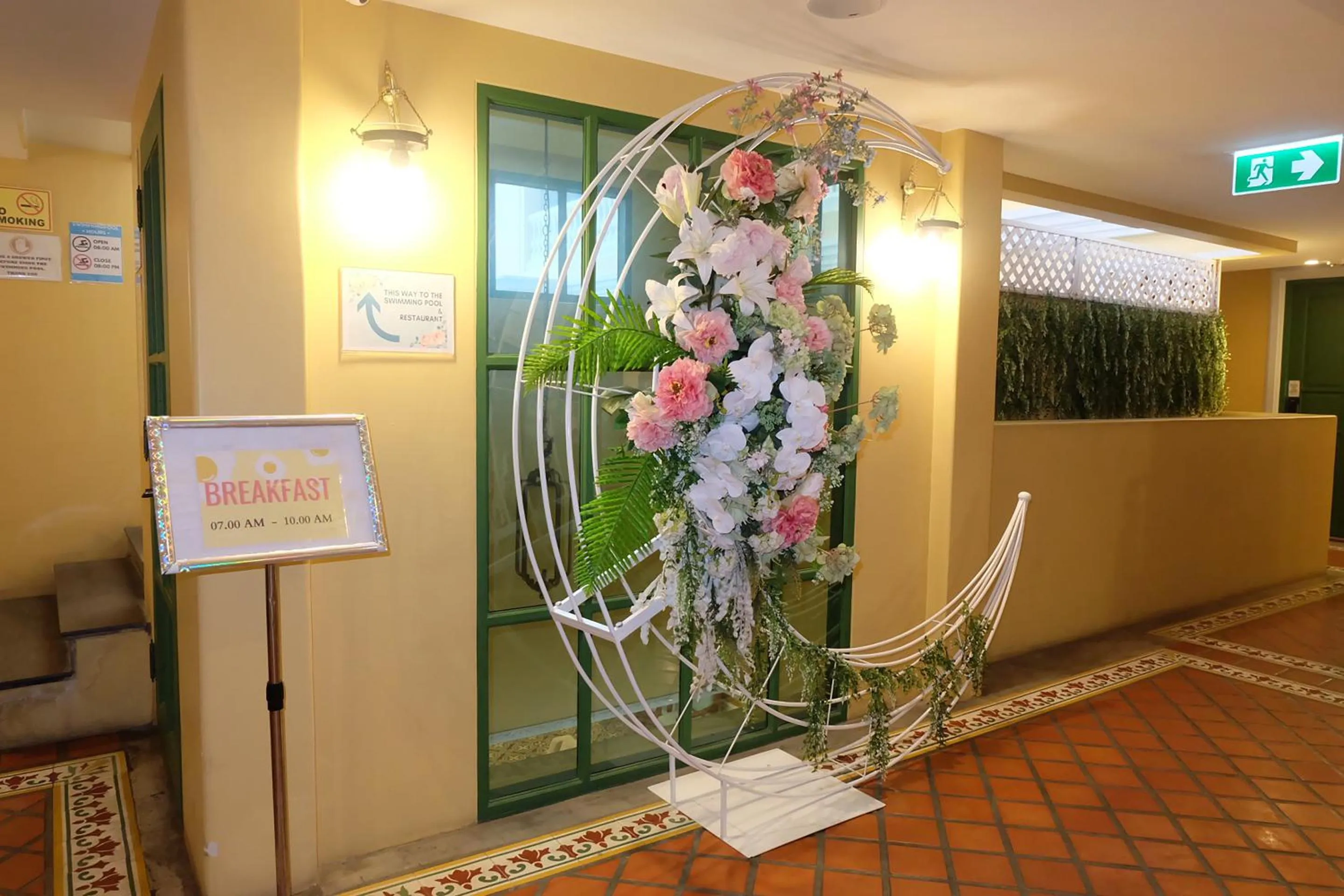 Restaurant/places to eat in Siri Heritage Bangkok Hotel