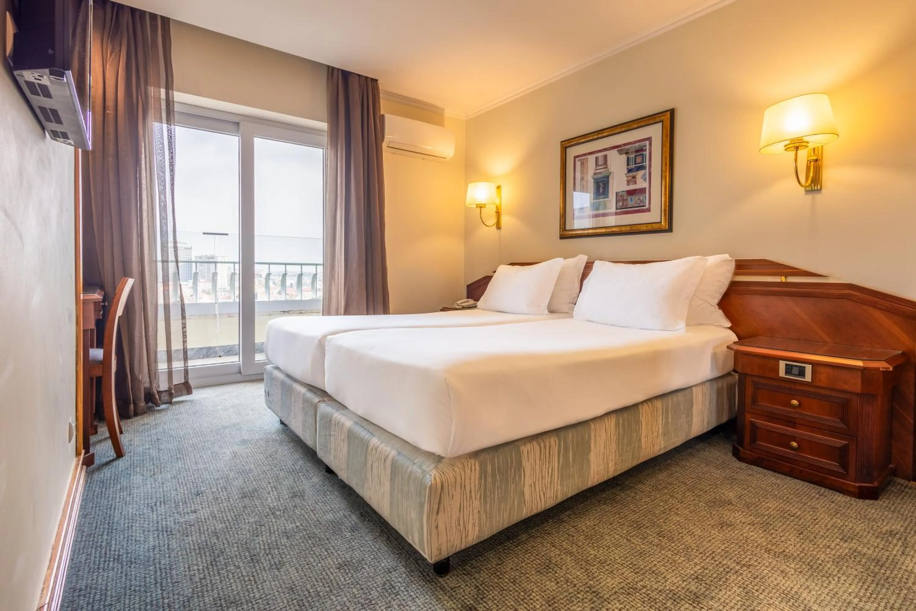 Bedroom, Bed in SANA Rex Hotel