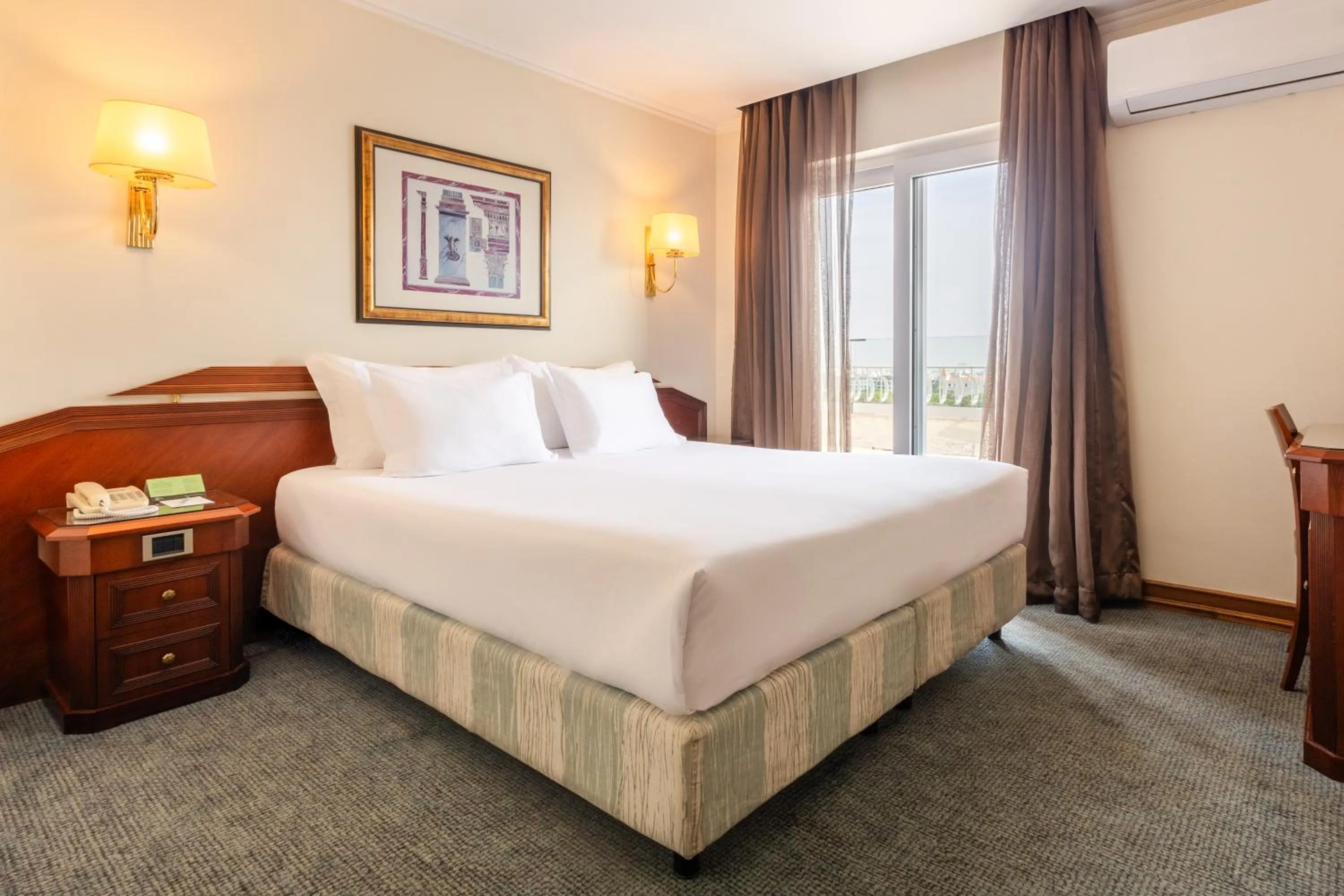 Bedroom, Bed in SANA Rex Hotel