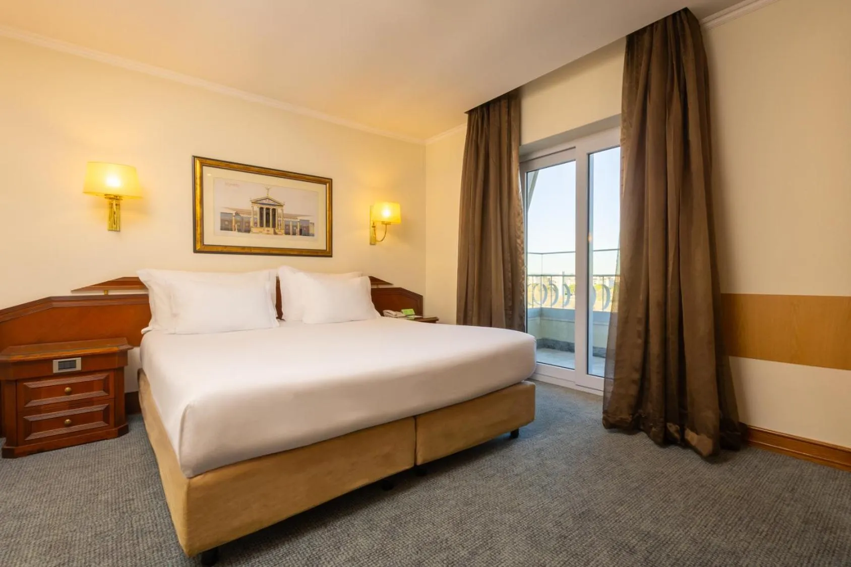 Bedroom, Bed in SANA Rex Hotel