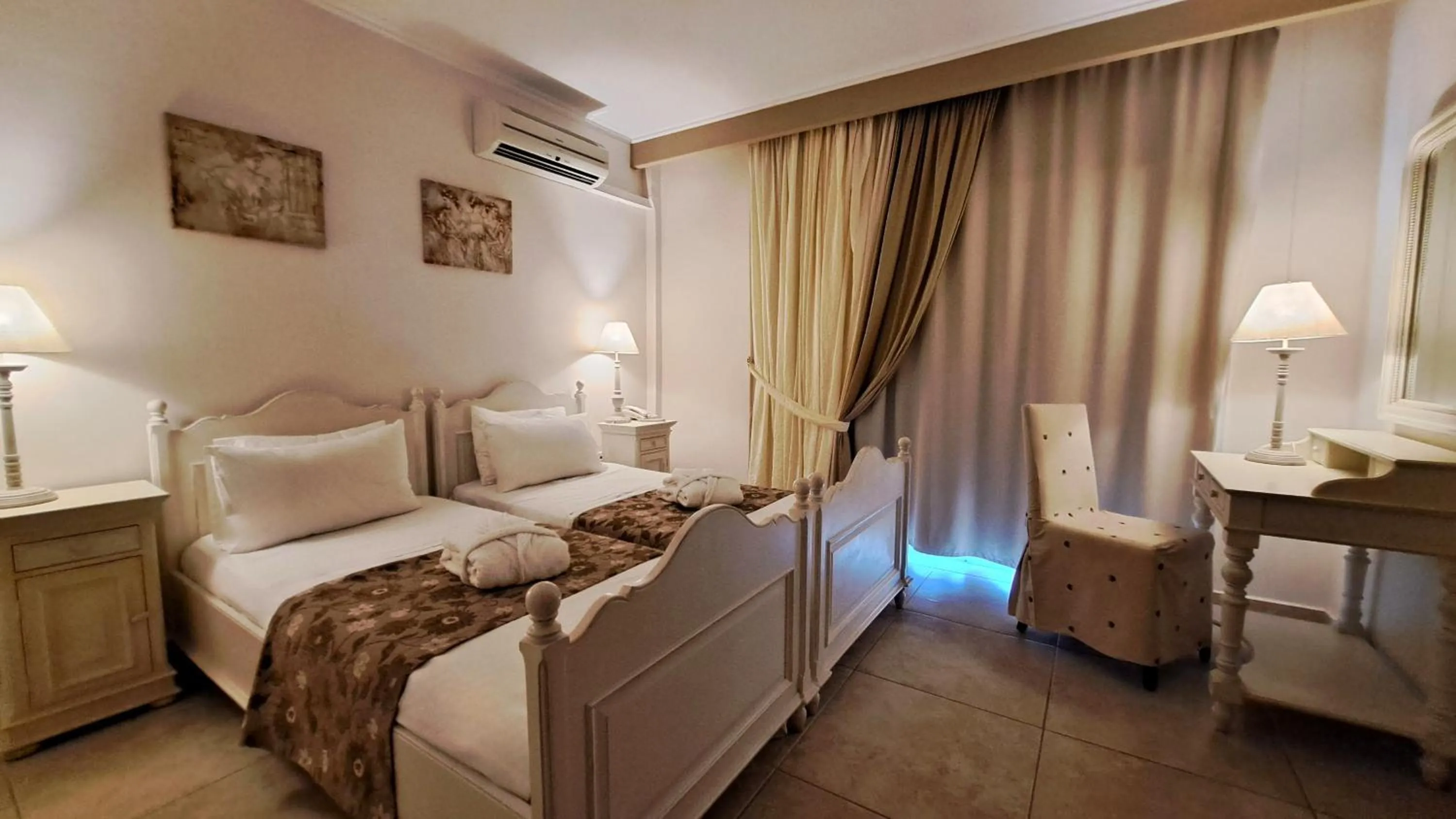 Bed in Hotel Astron Princess