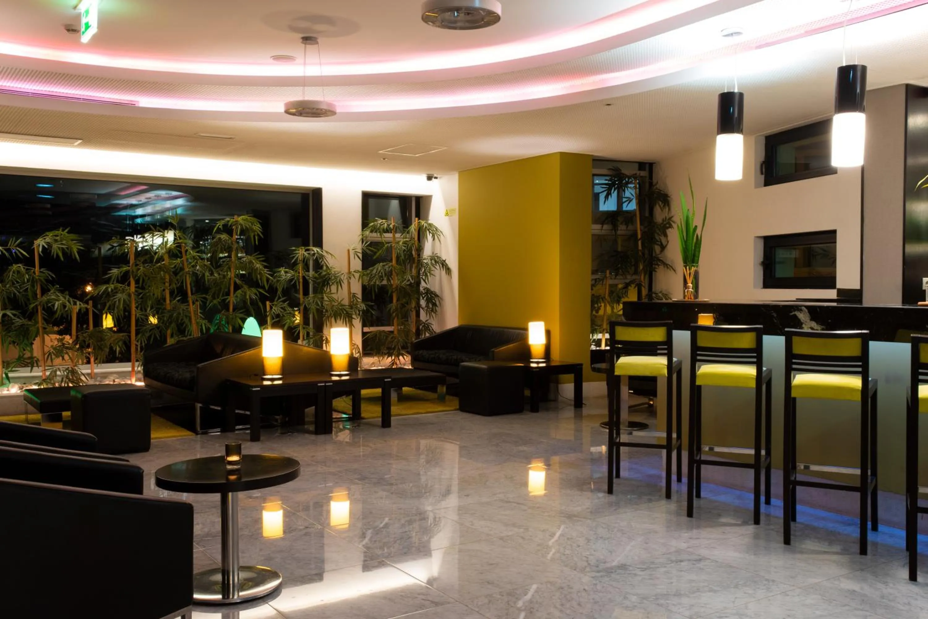 Lounge or bar in SANA Capitol Hotel
