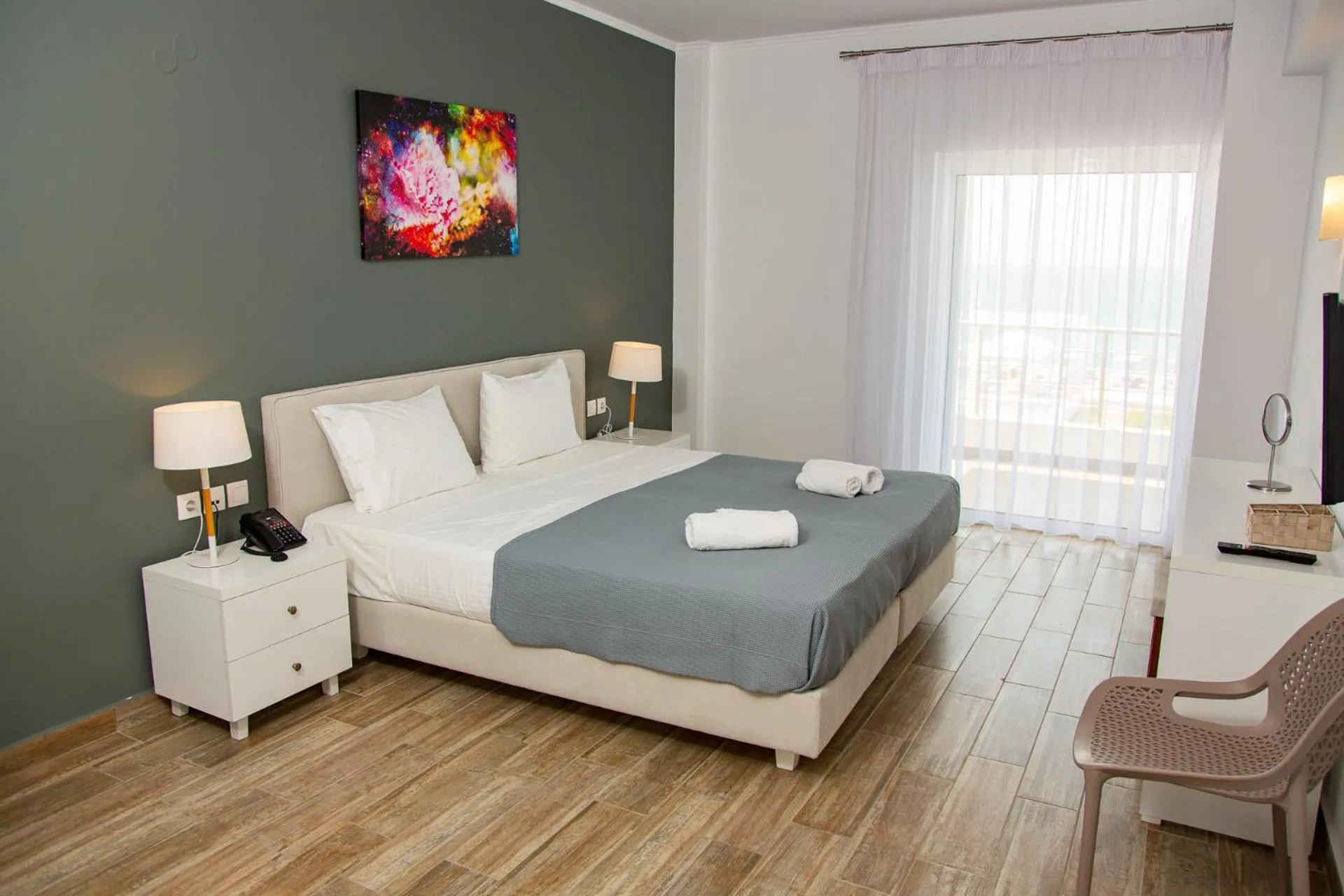 Bedroom, Bed in Blue Sea Hotel