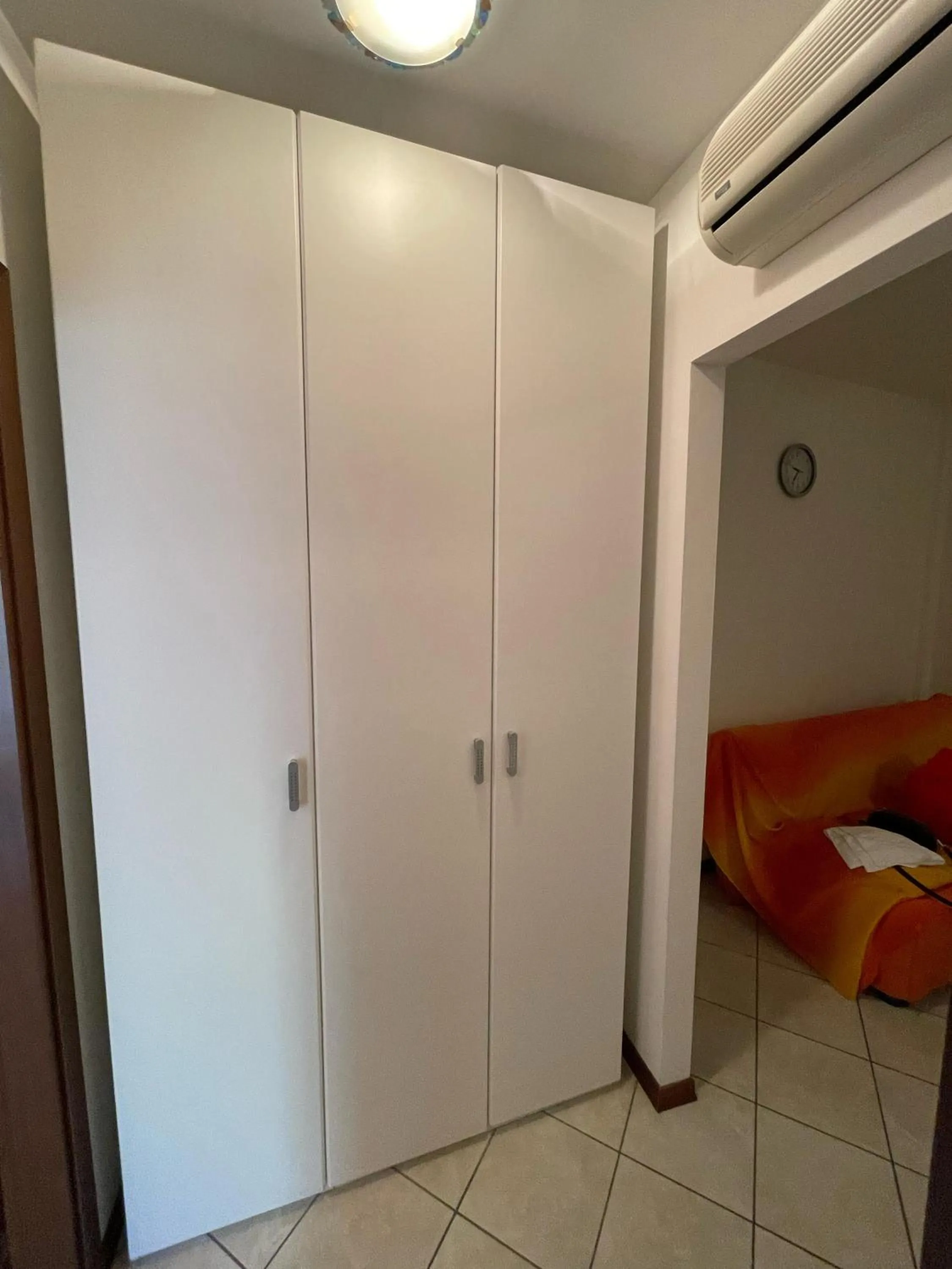 wardrobe in Residence Mediterraneo - Agenzia Cocal