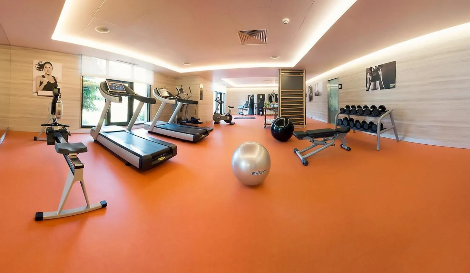 Fitness centre/facilities in SANA Metropolitan Hotel