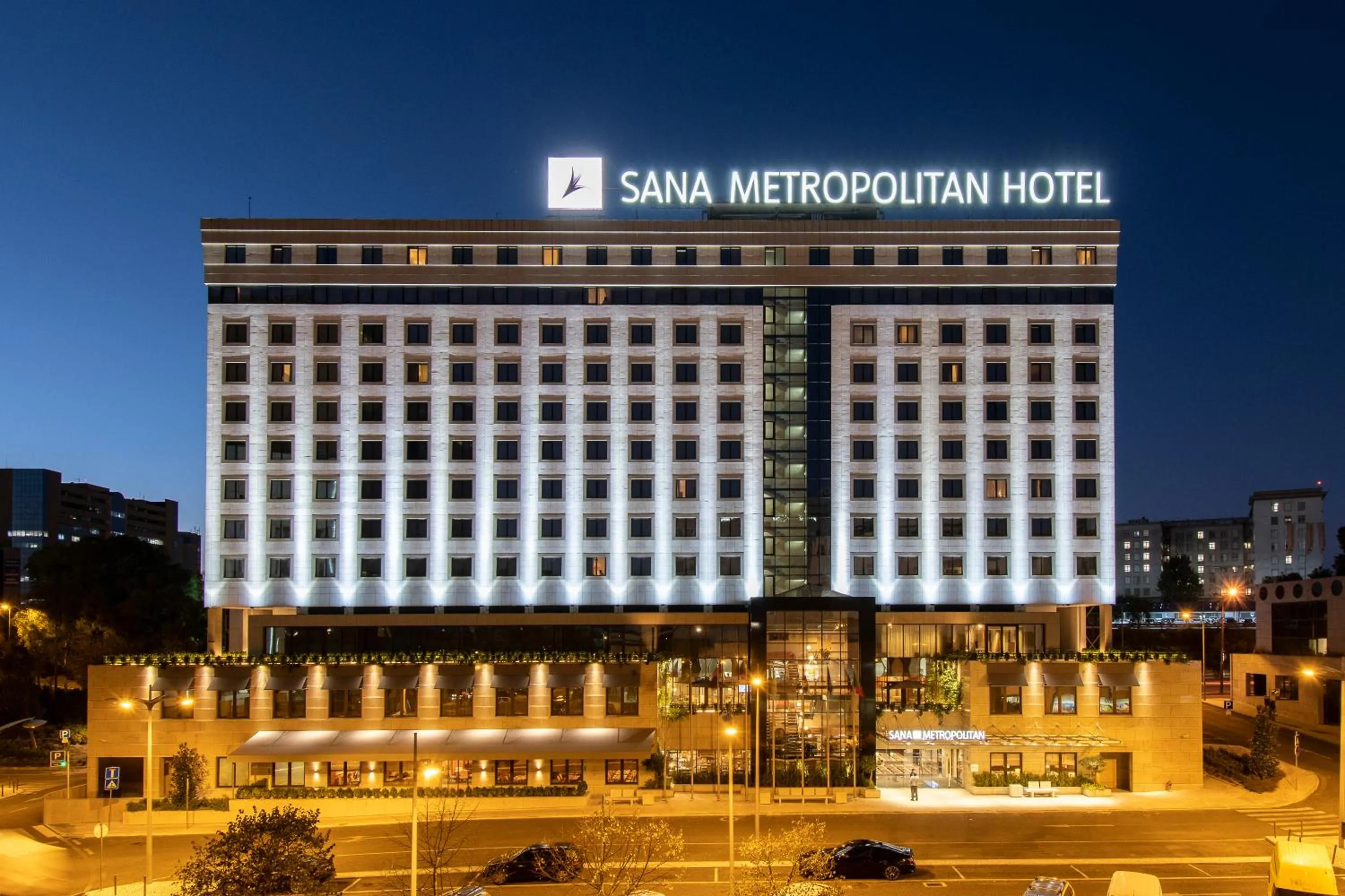 Facade/entrance in SANA Metropolitan Hotel