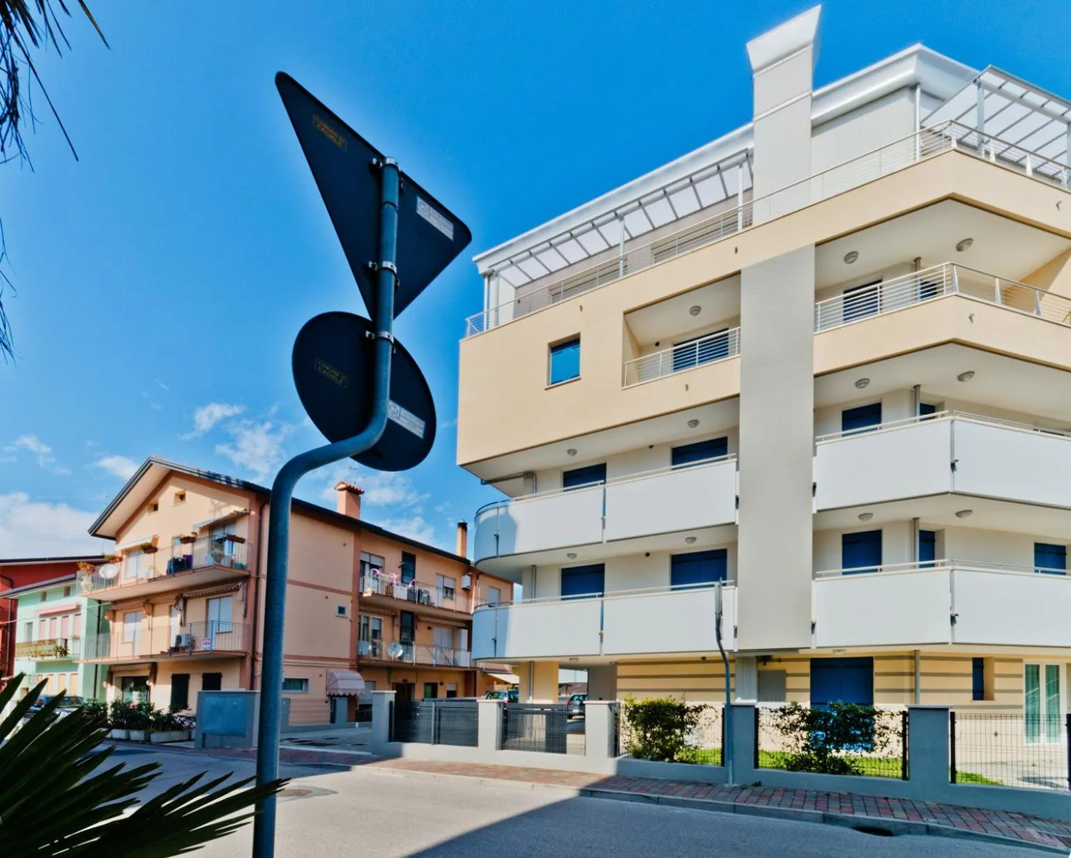 Facade/entrance in Villa Marina Apartments - Agenzia Cocal