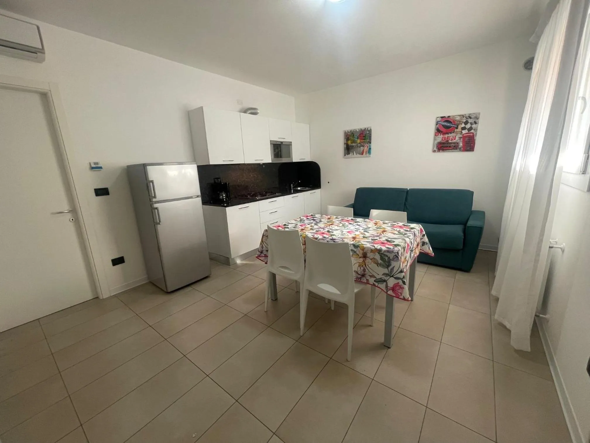 Kitchen or kitchenette in Villa Marina Apartments - Agenzia Cocal