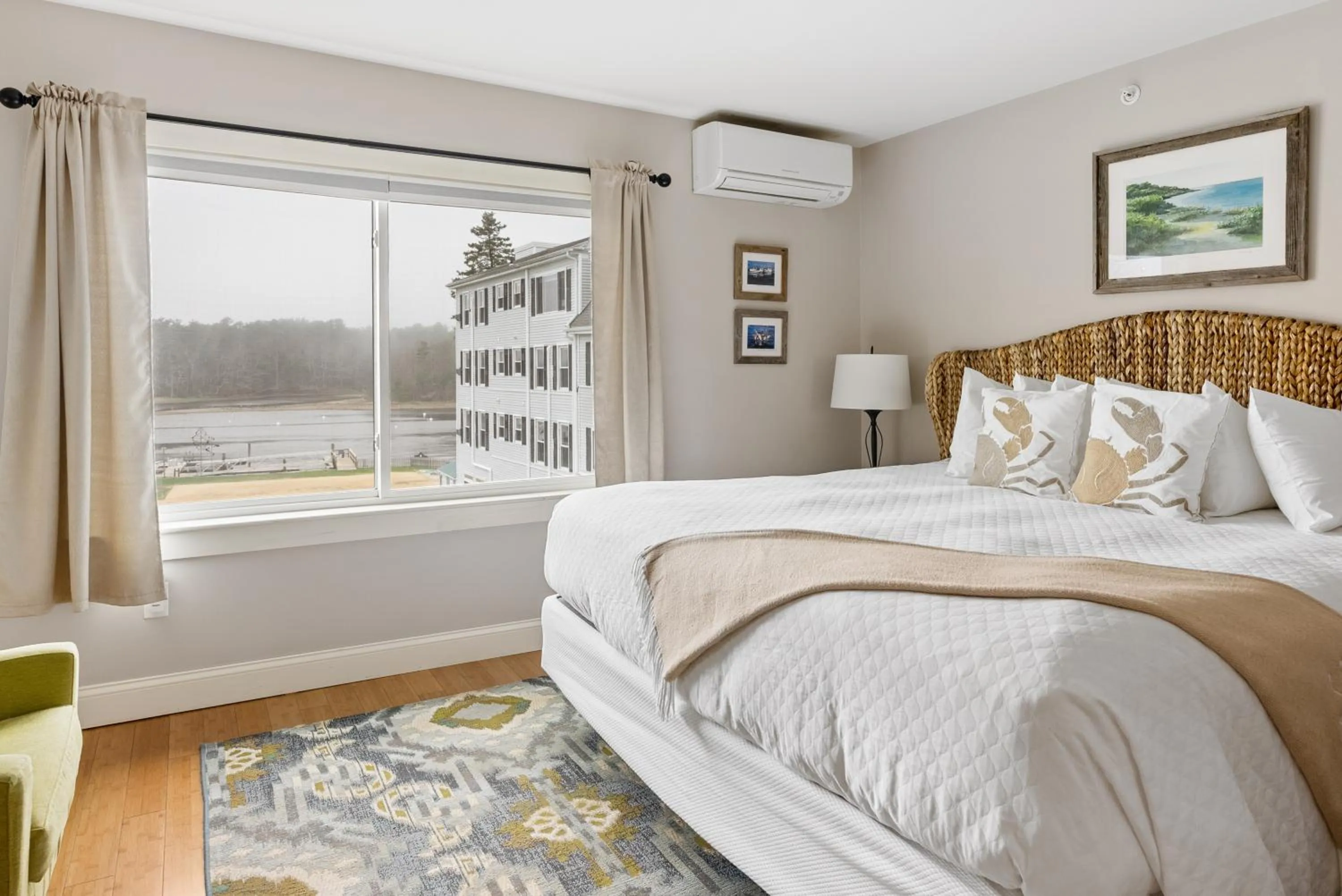 Bed in The Nonantum Resort