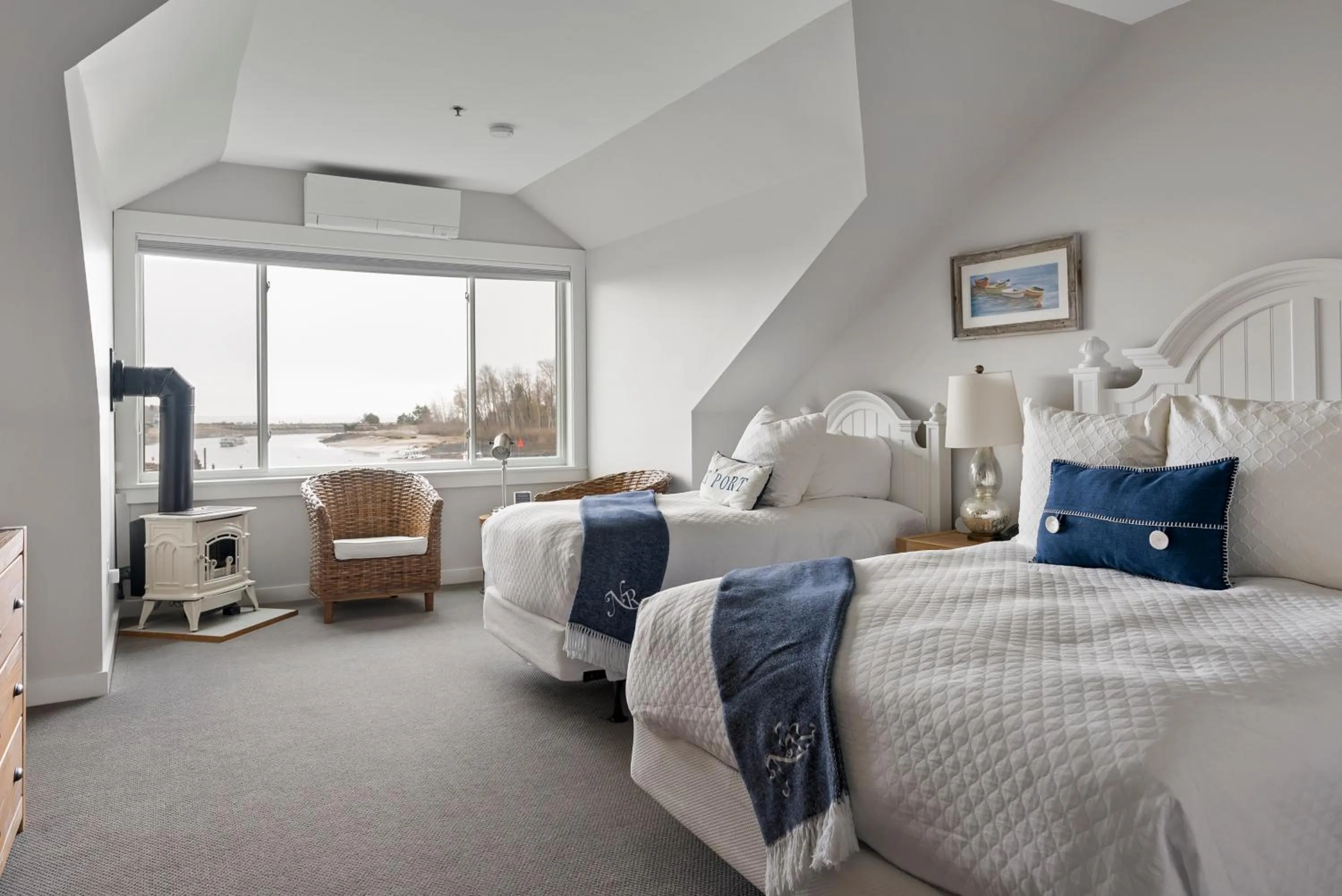 Bedroom, Bed in The Nonantum Resort