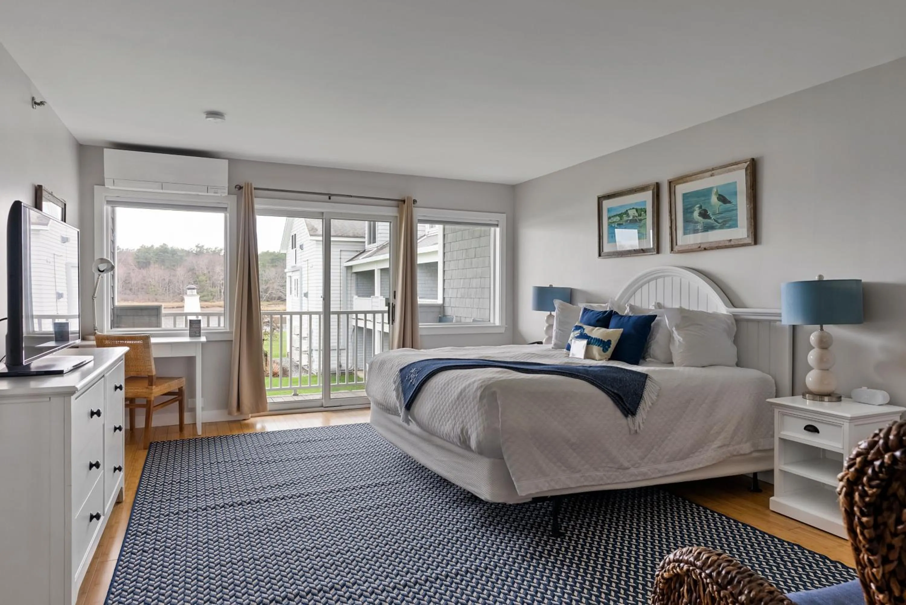 Bed in The Nonantum Resort