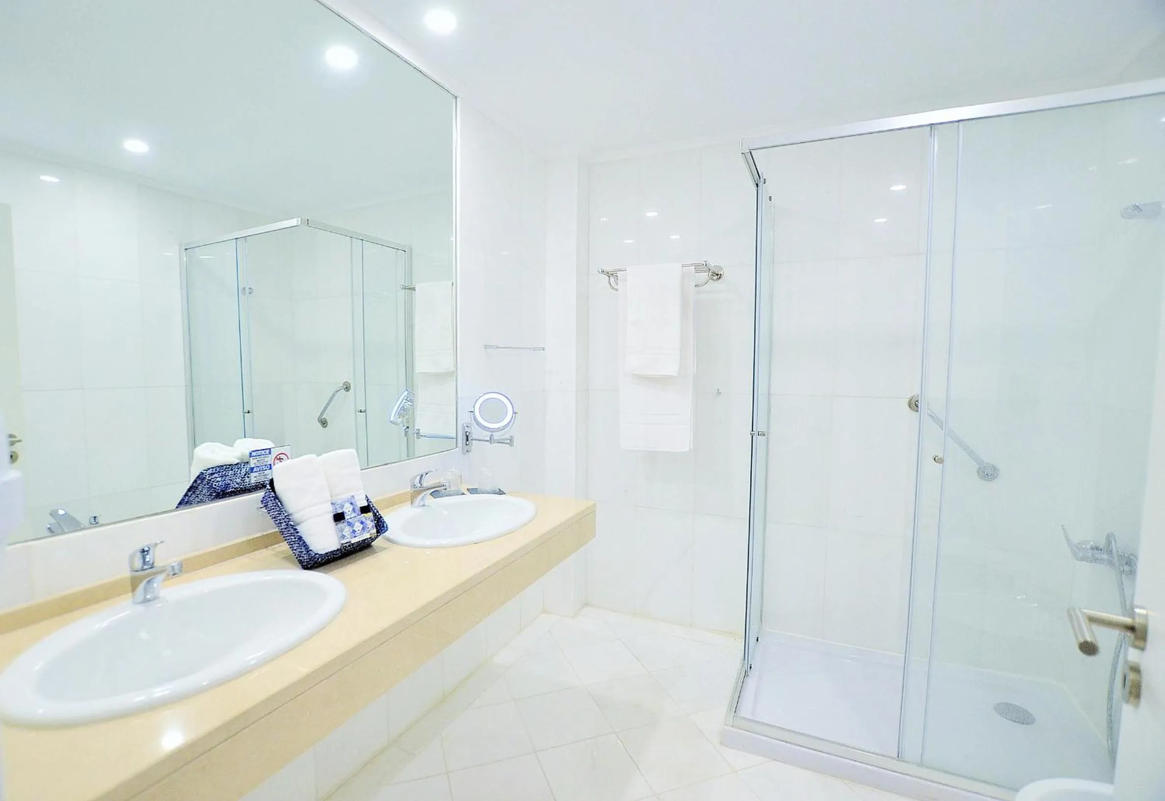 Toilet in HILLTOP OASIS Lisboa Oeiras