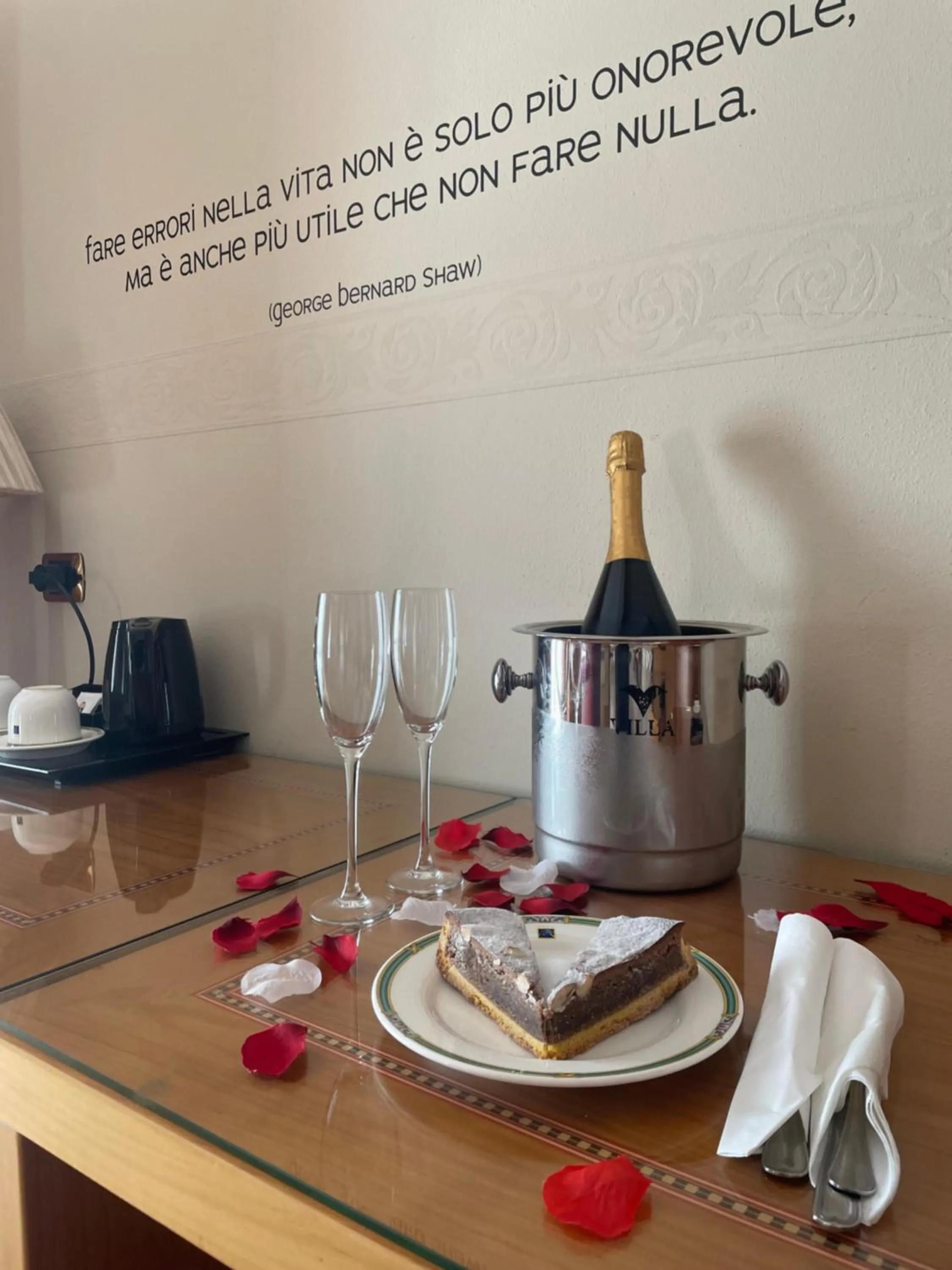 Food and drinks in Paradise Hotel & Wellness