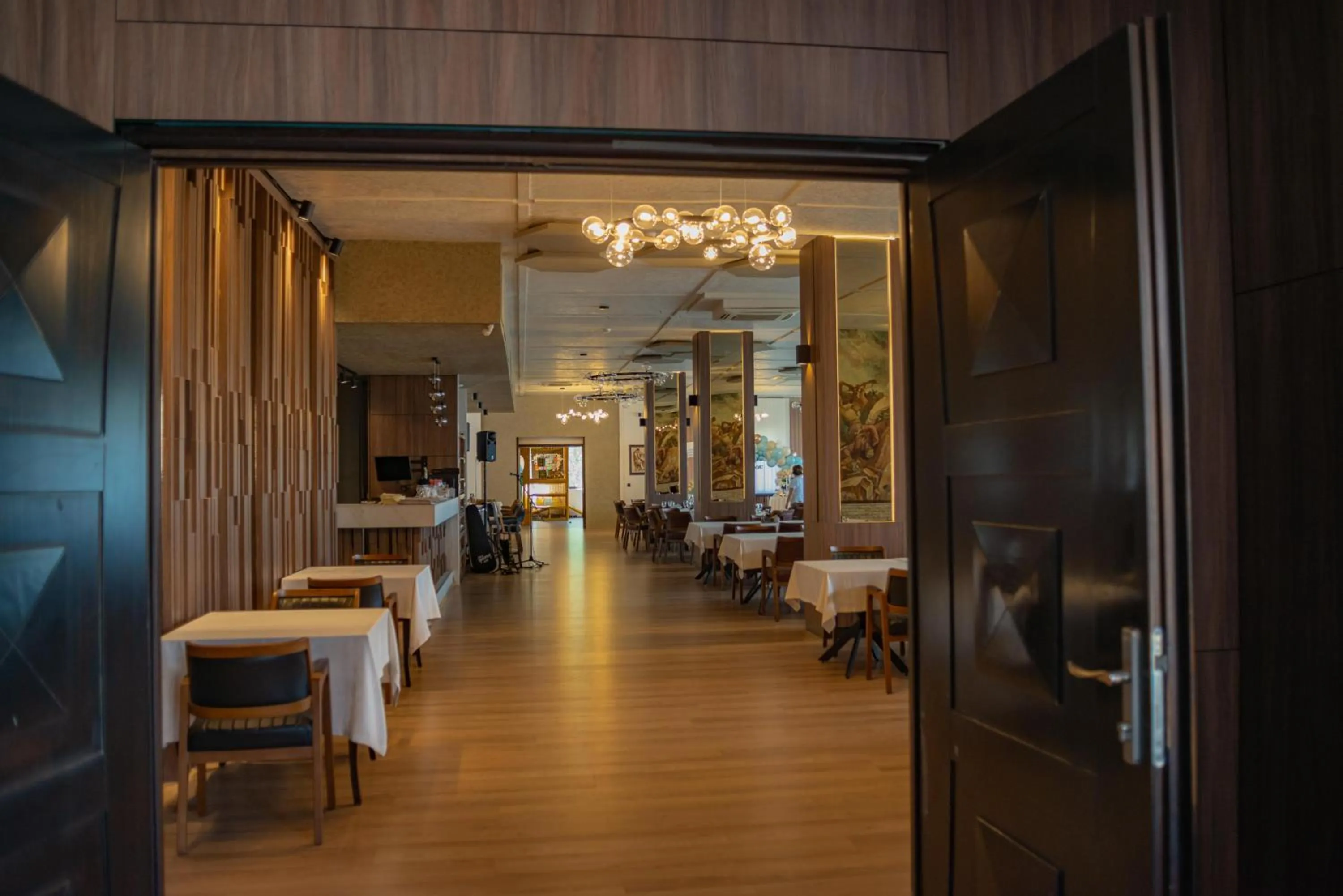 Restaurant/places to eat in Hotel Montana SPA