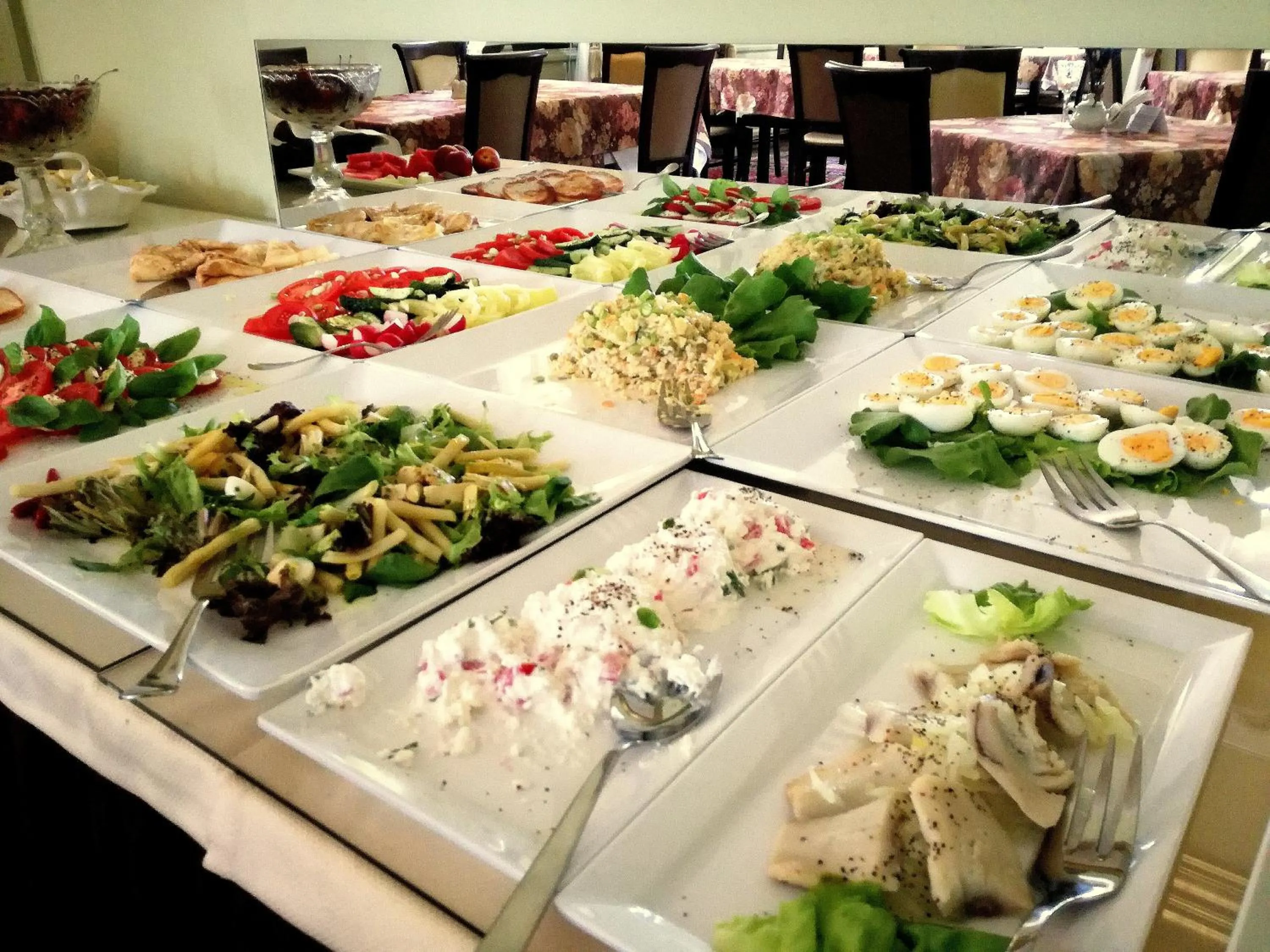 Buffet breakfast in Pałac Wiechlice - Hotel, Restaurant, SPA