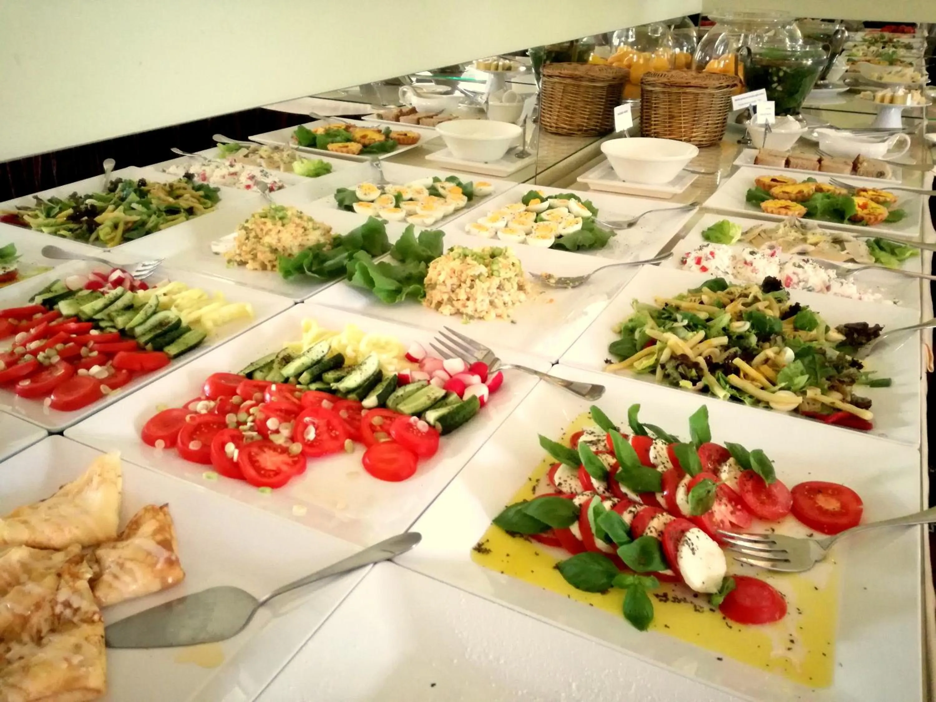 Buffet breakfast in Pałac Wiechlice - Hotel, Restaurant, SPA