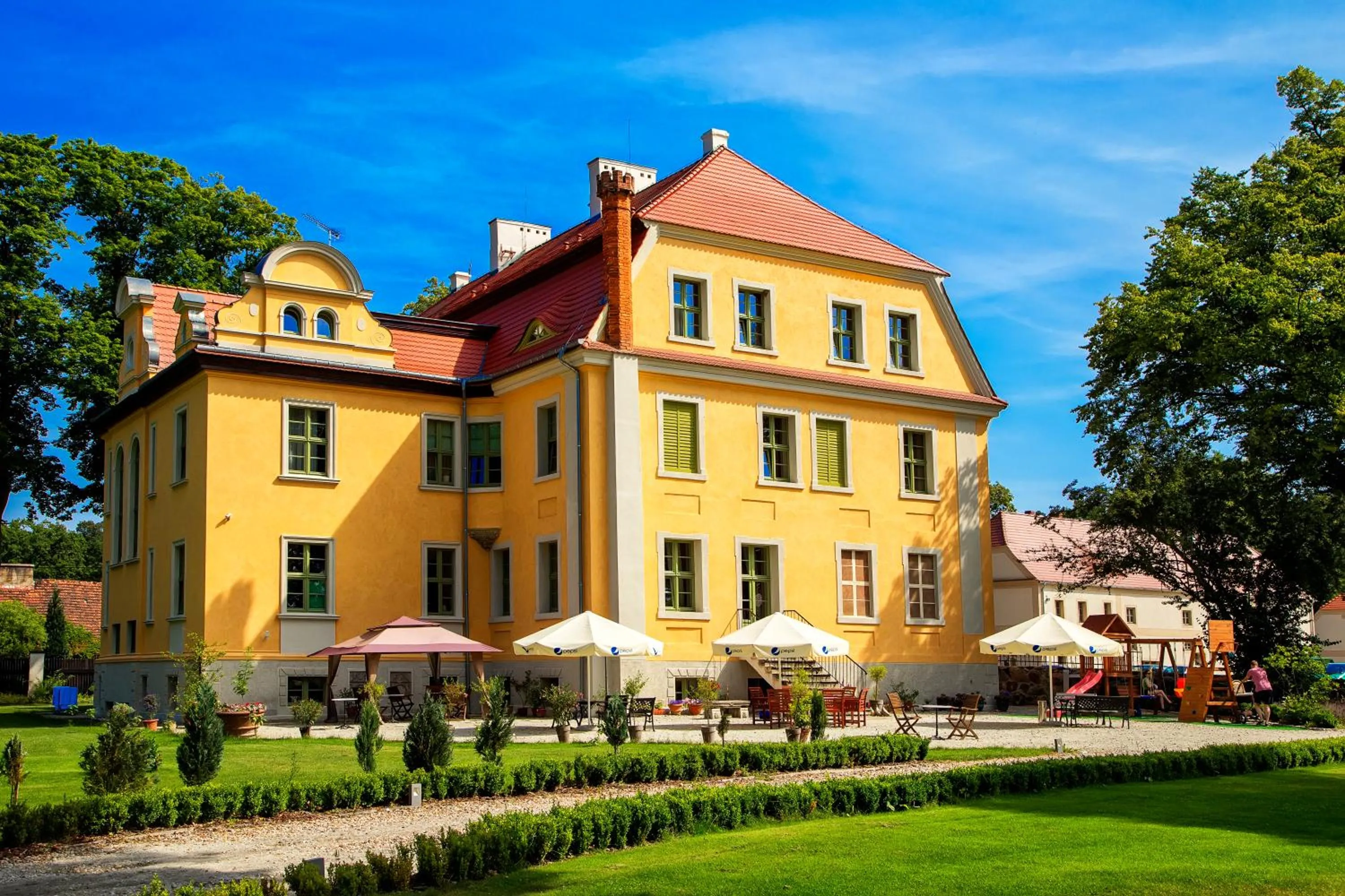 Property building in Pałac Wiechlice - Hotel, Restaurant, SPA