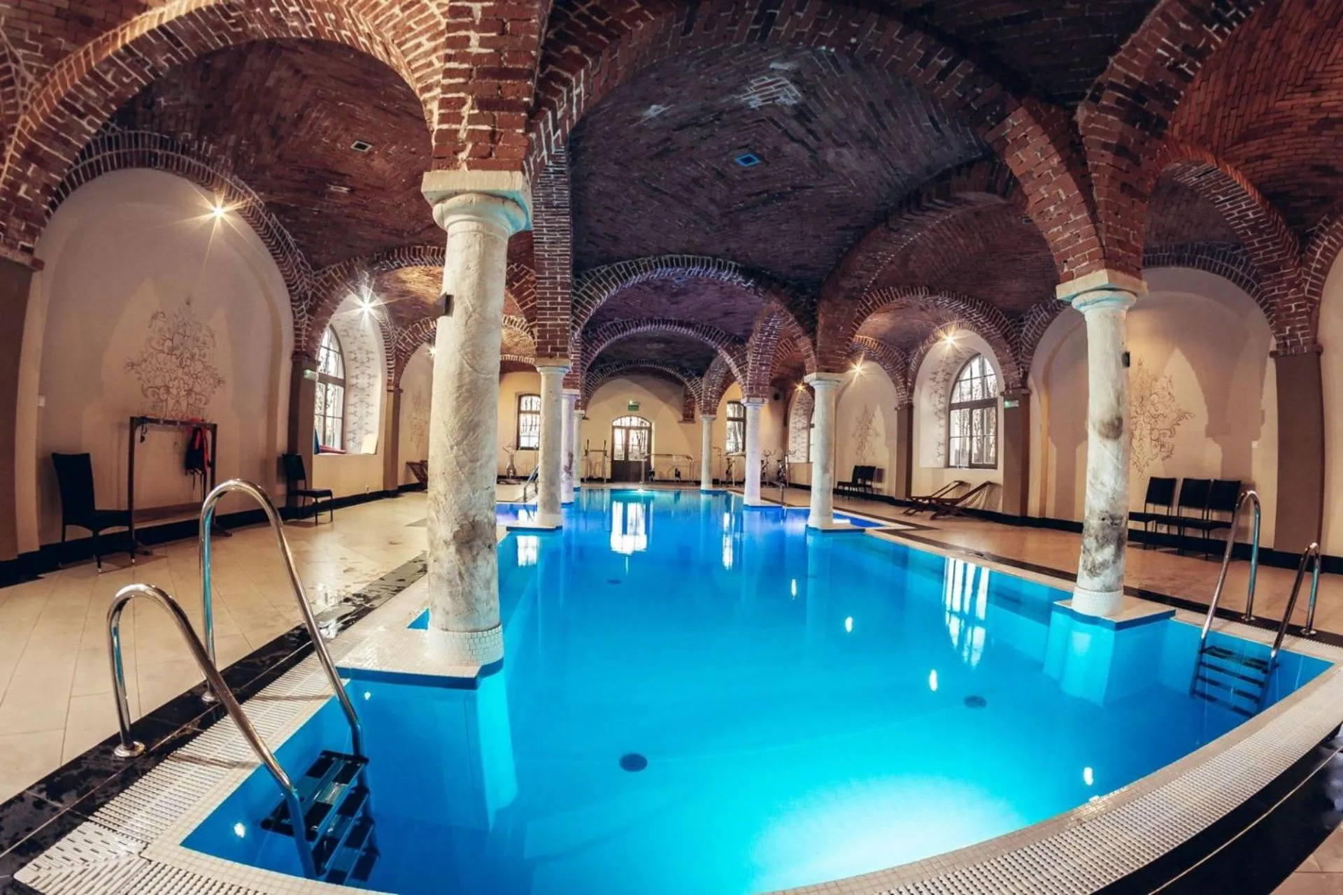 Swimming pool in Pałac Wiechlice - Hotel, Restaurant, SPA