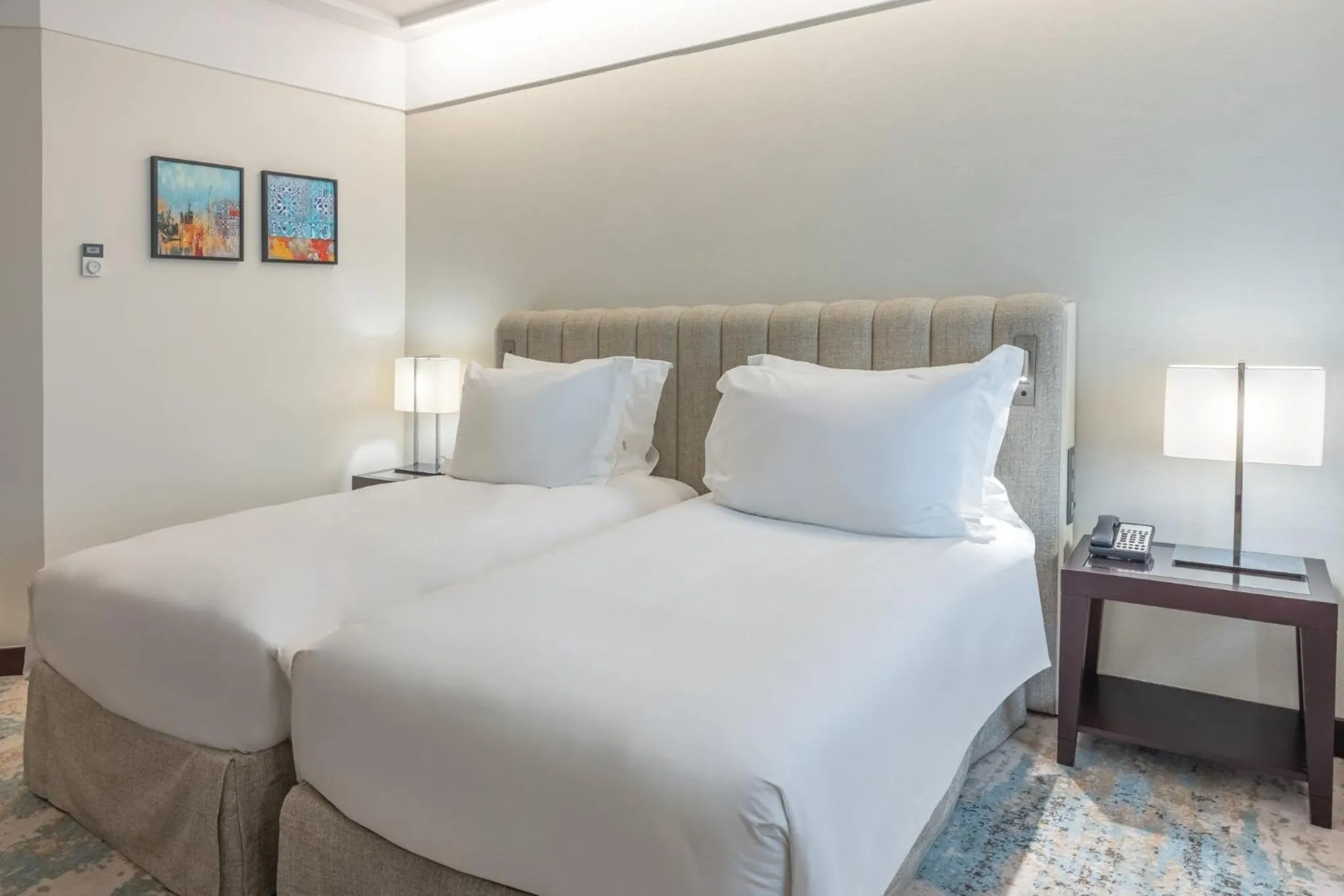 Photo of the whole room, Bed in Crowne Plaza Porto by IHG