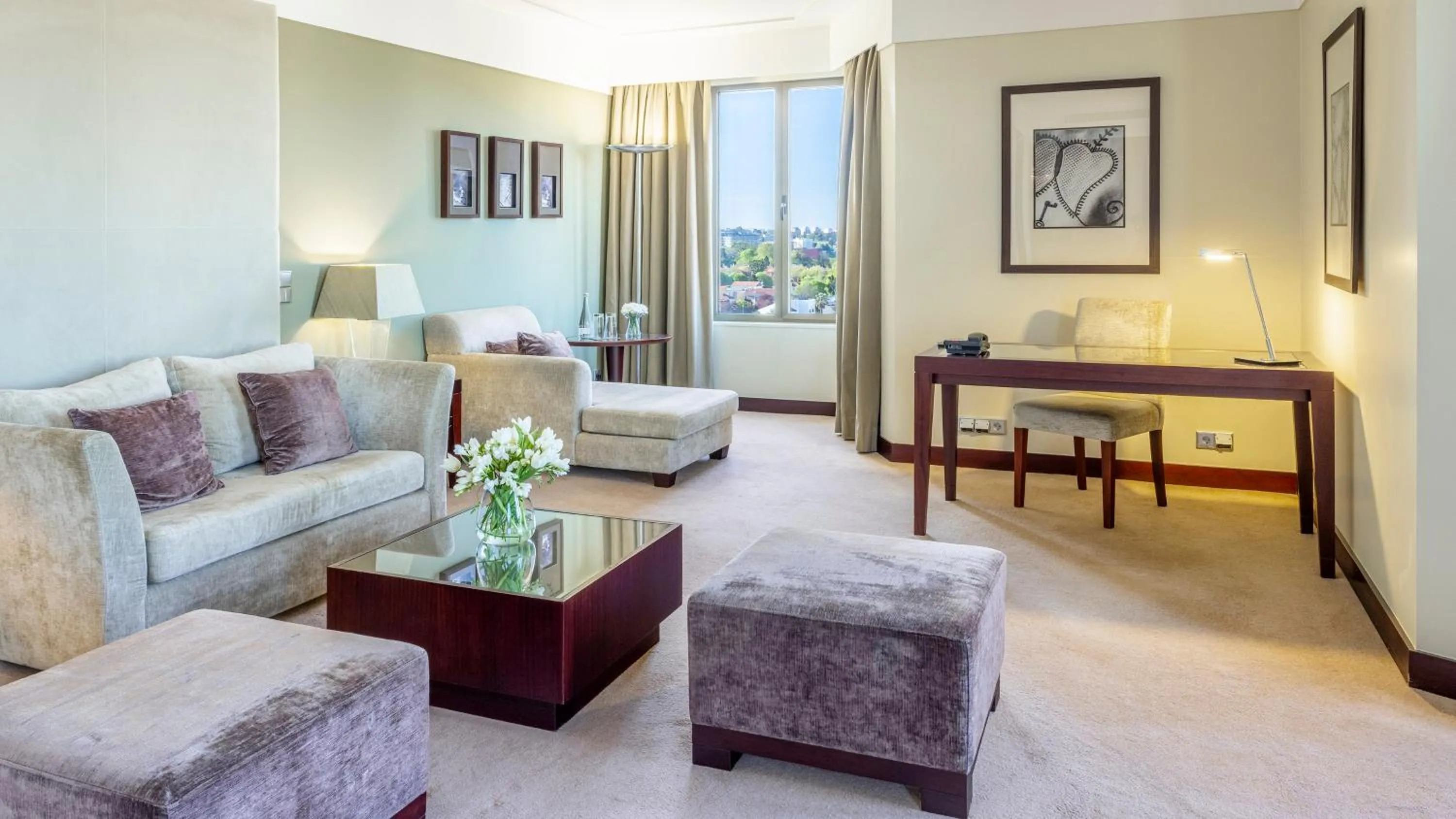 Bedroom in Crowne Plaza Porto by IHG