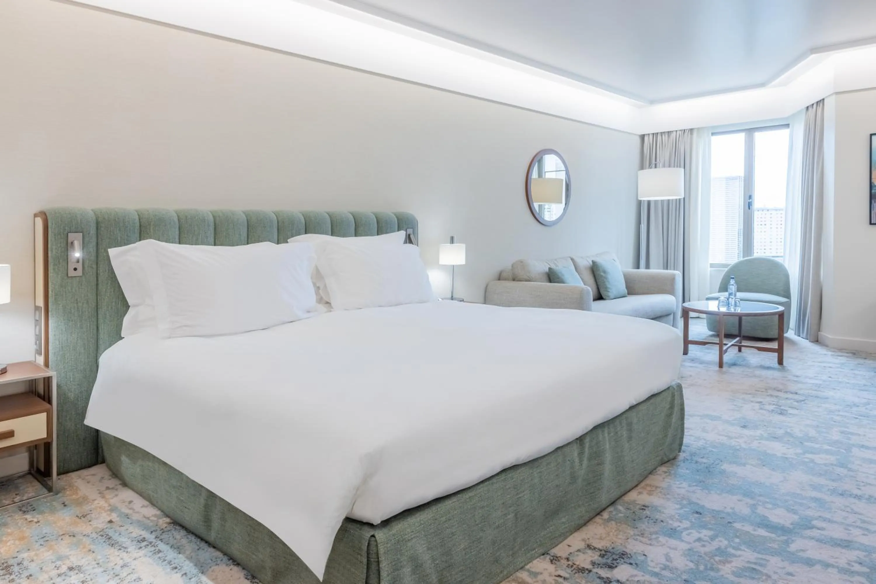 Bedroom, Bed in Crowne Plaza Porto by IHG