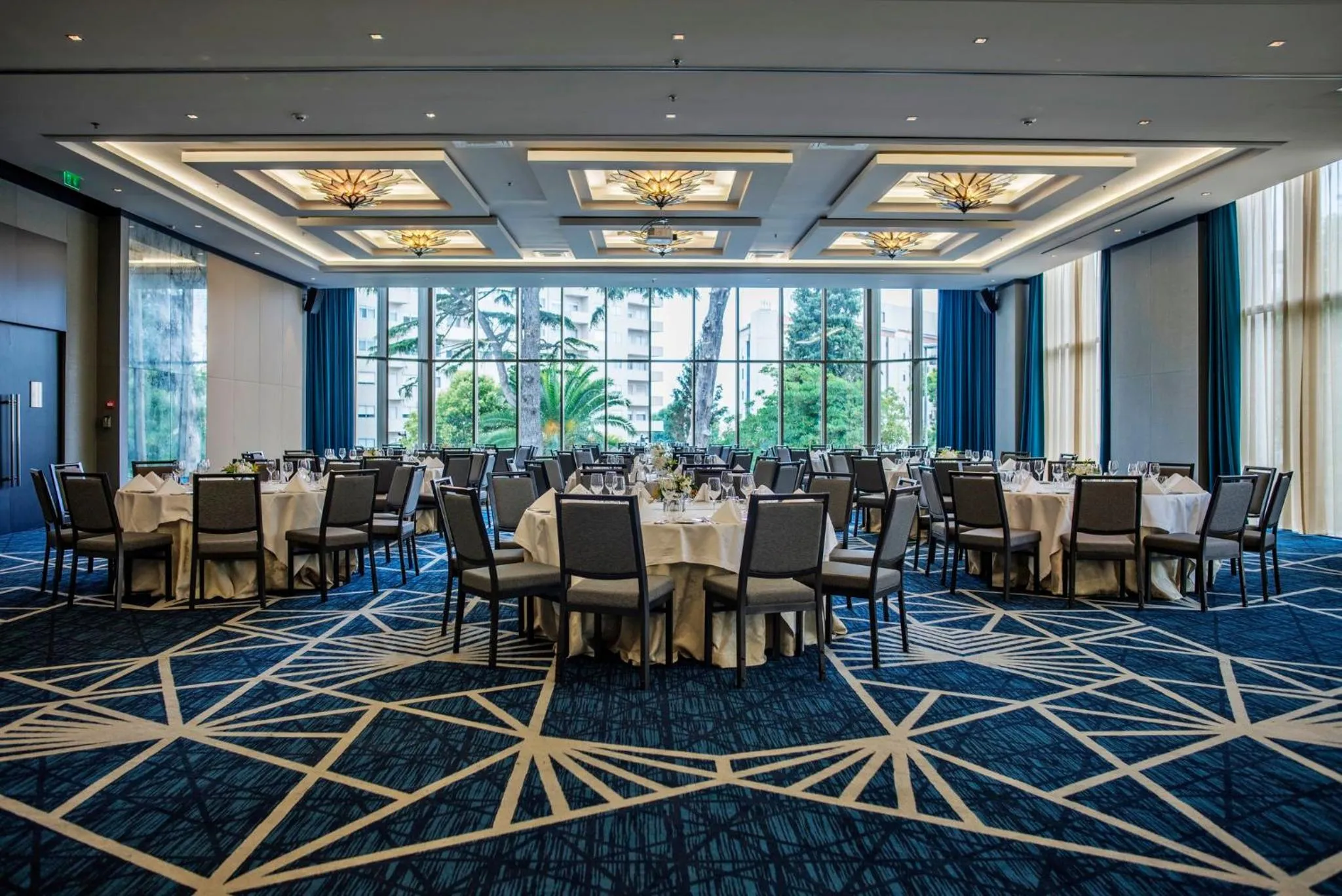 Meeting/conference room in Crowne Plaza Porto by IHG