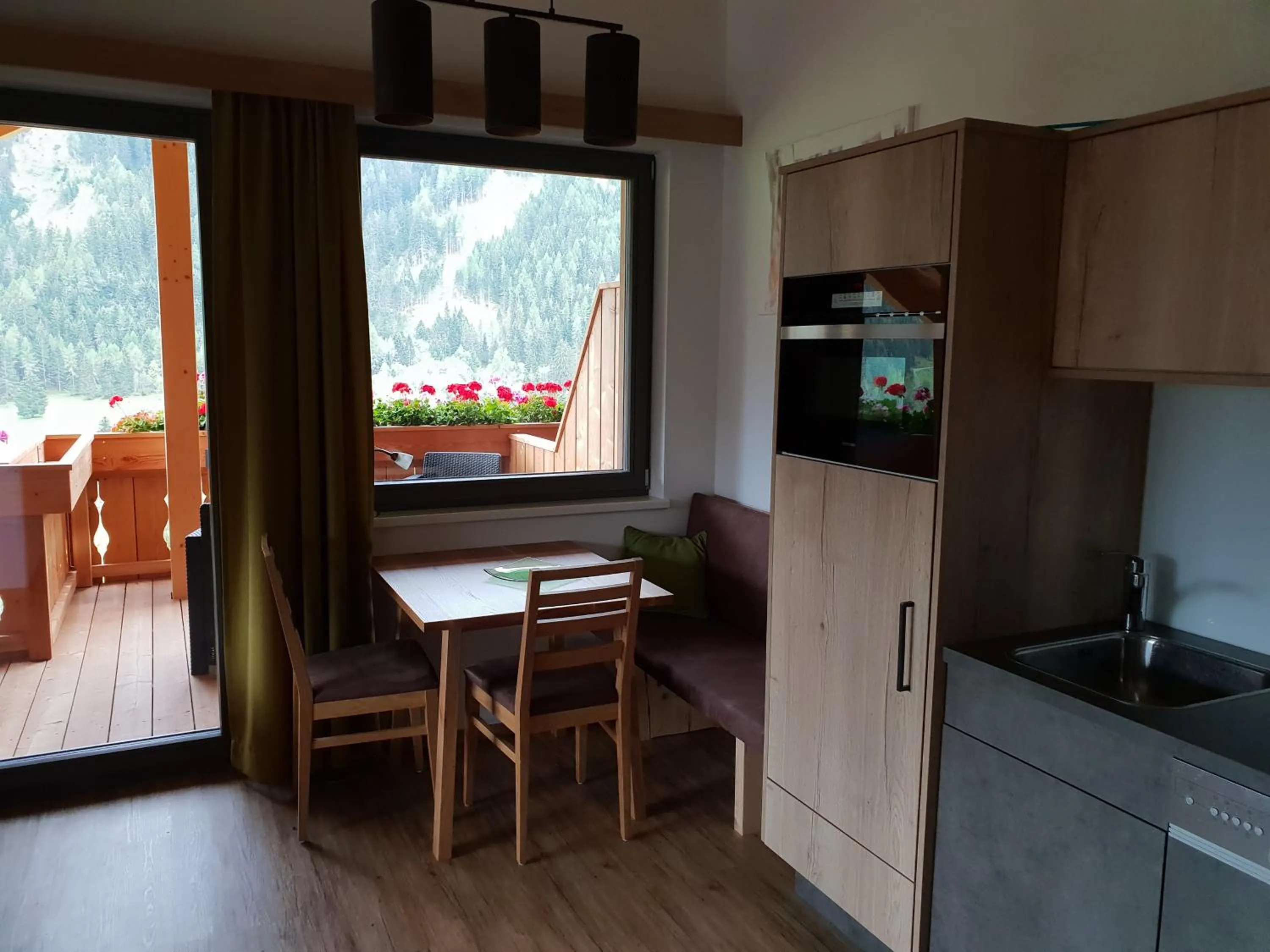 Dining area in Binter Apartments