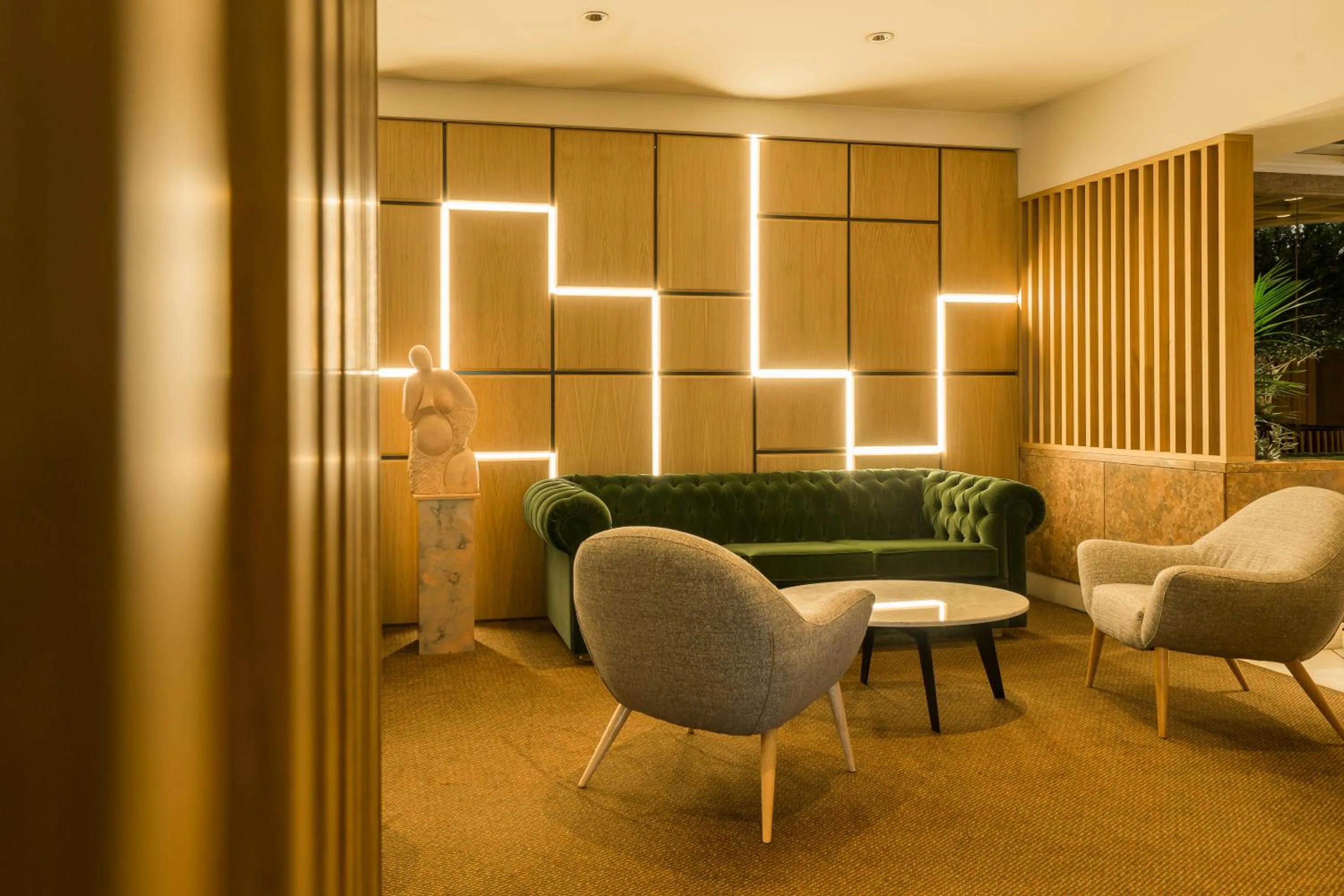 Lobby or reception in HF Fénix Lisboa