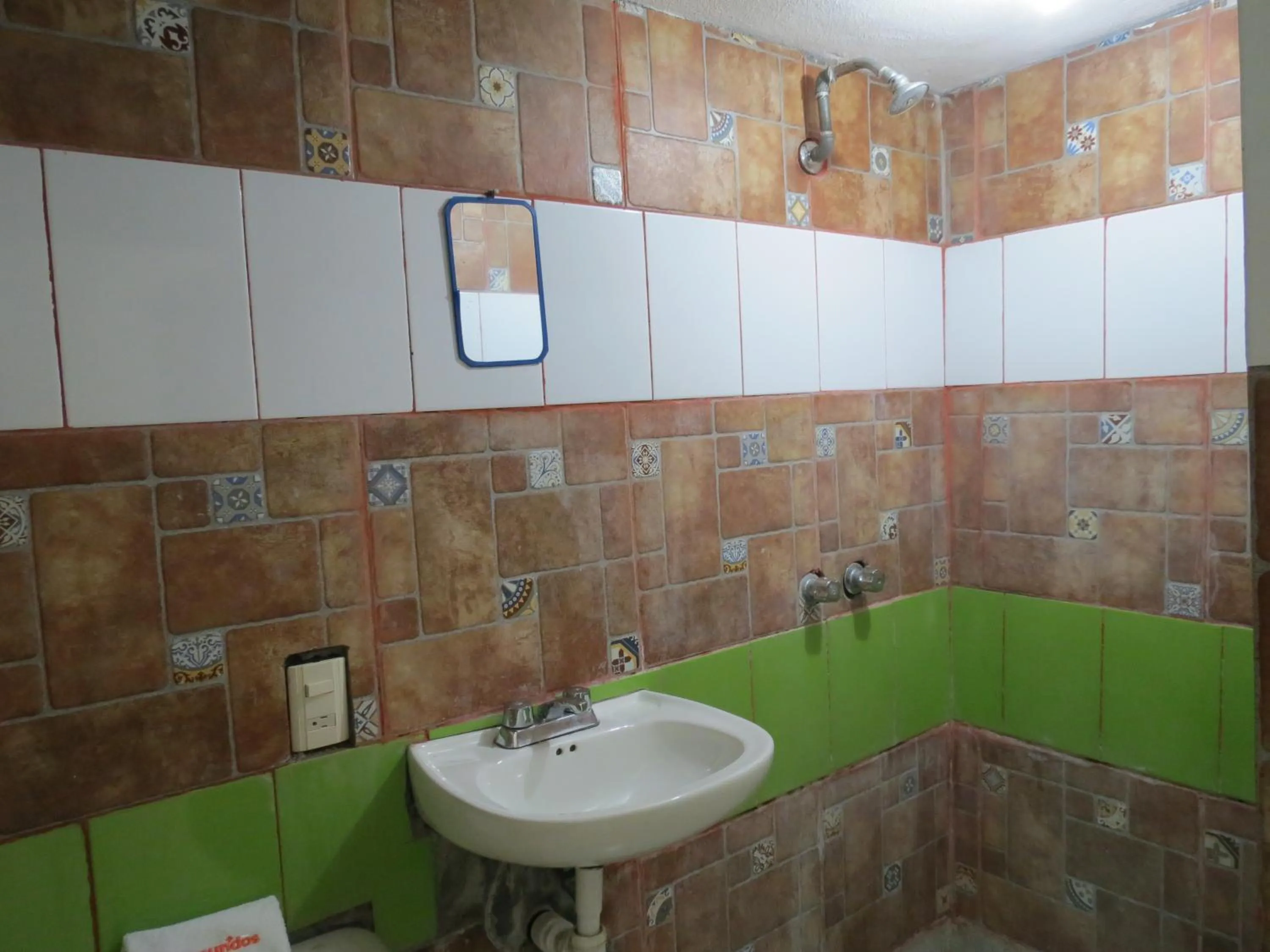 Bathroom in Casa Verde Xilitla By Rotamundos