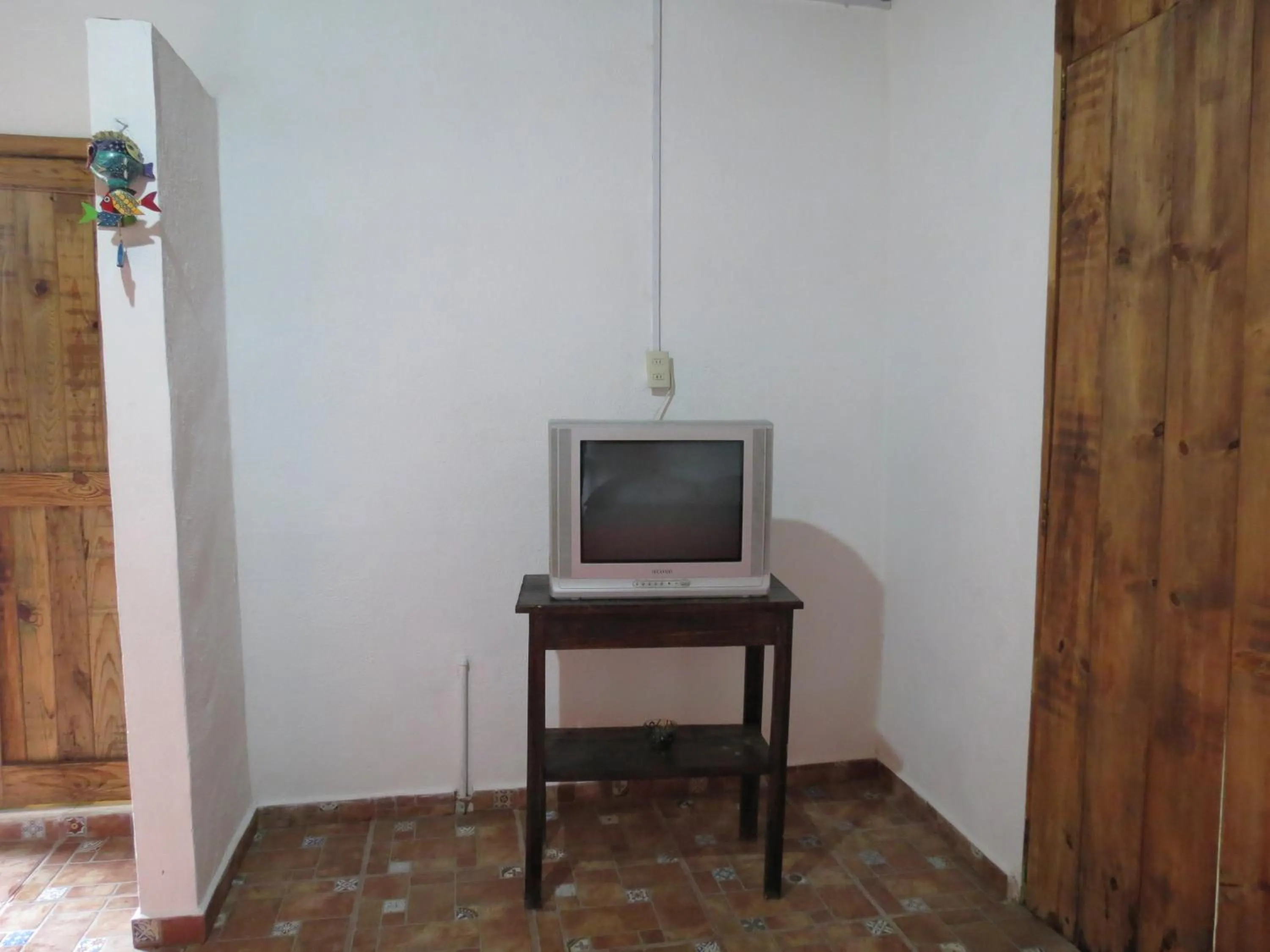 TV and multimedia, TV/Entertainment Center in Casa Verde Xilitla By Rotamundos