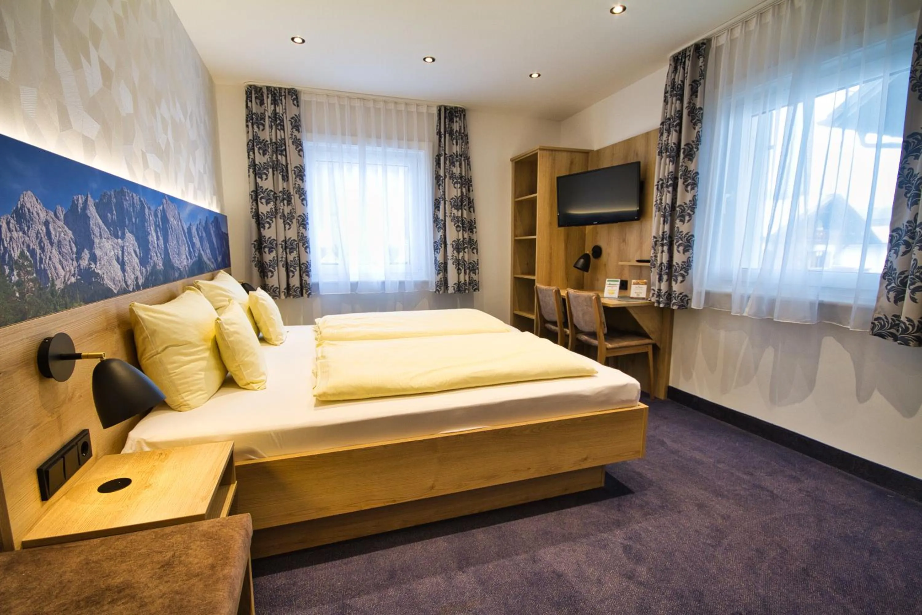 Photo of the whole room, Bed in Zum Franziskaner