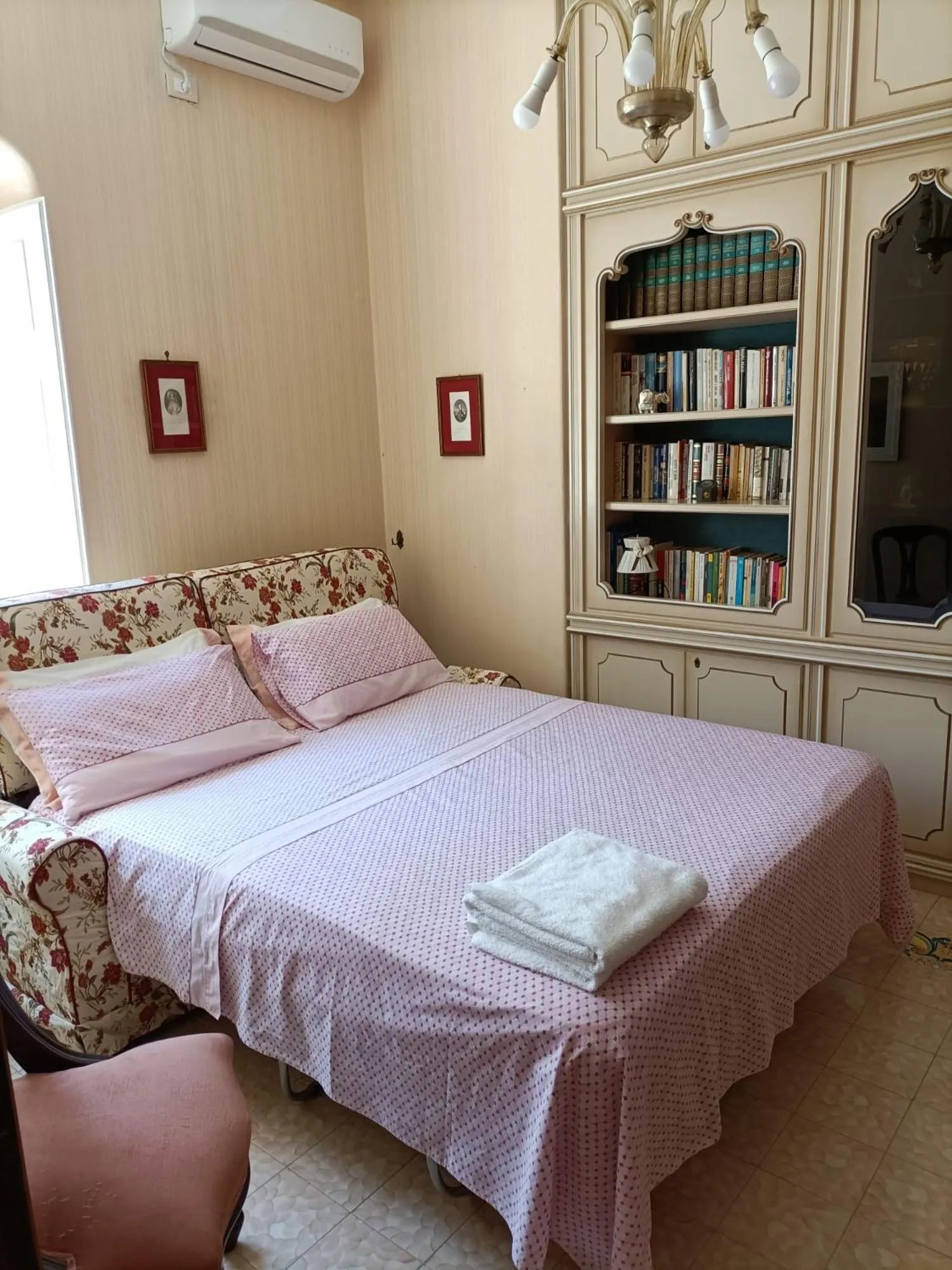 Bedroom, Bed in Villa Augusta