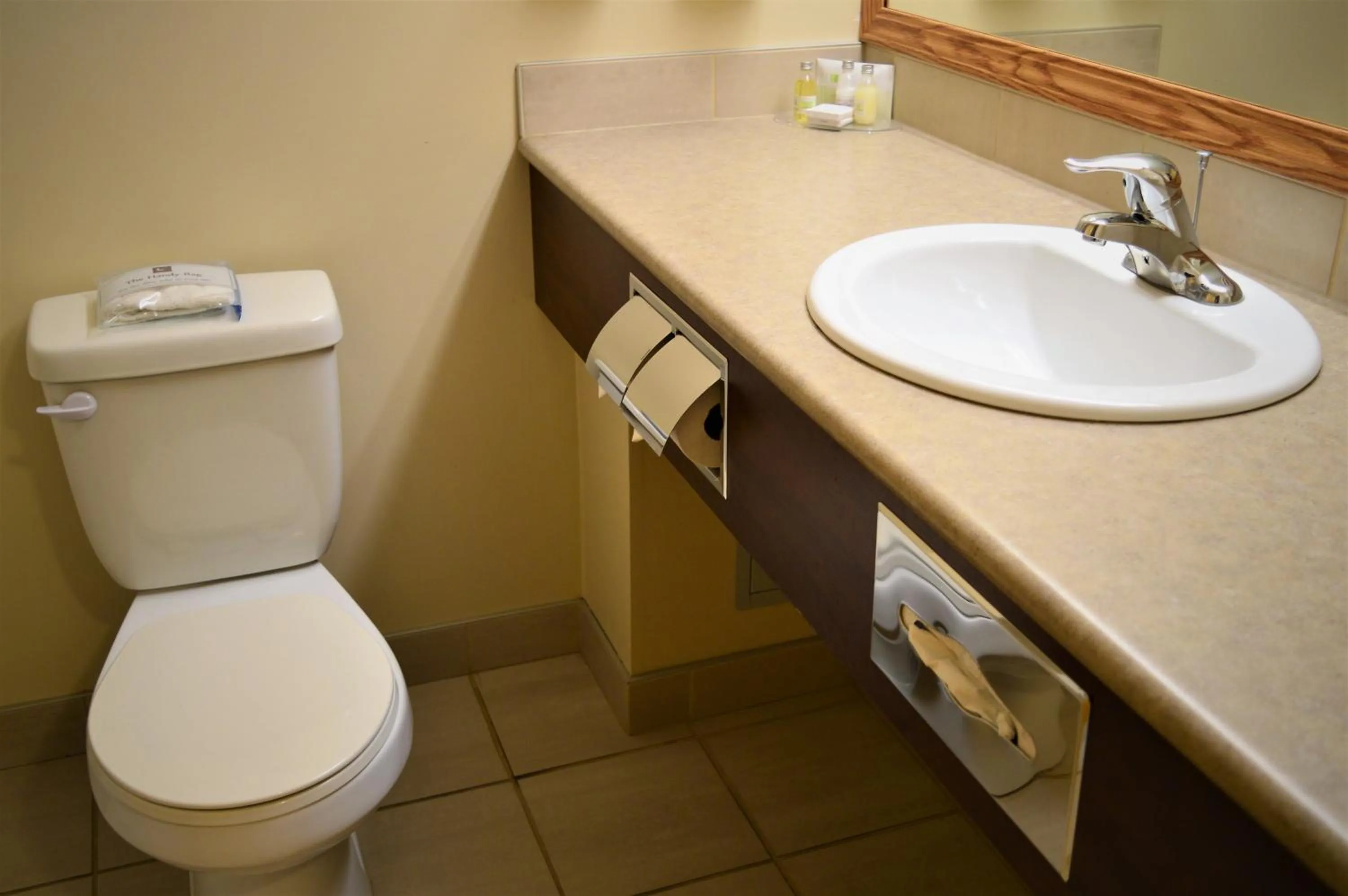 Bathroom in Sigma Inn & Suites Hudson's Hope