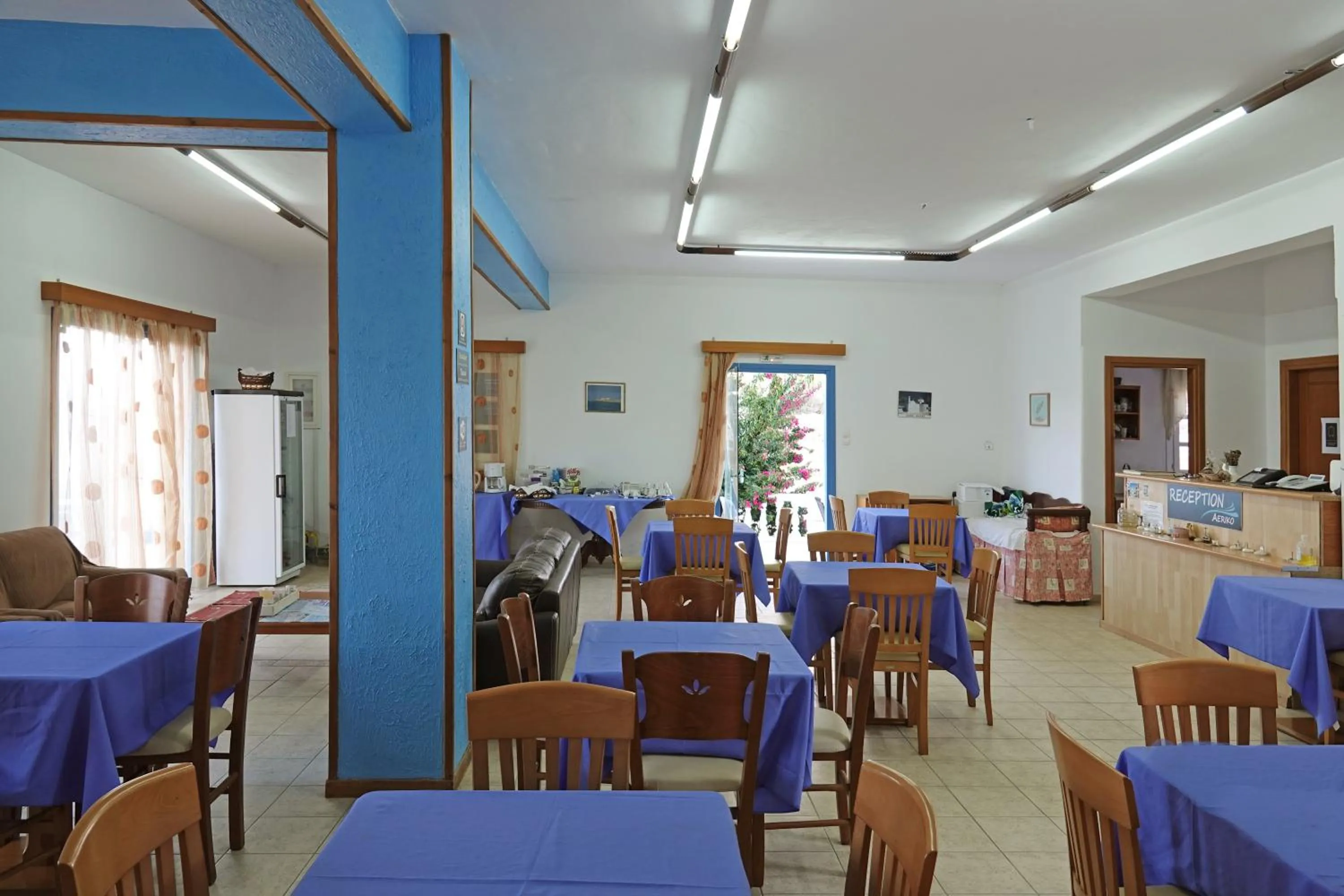 Restaurant/places to eat in Aeriko Hotel Apartments