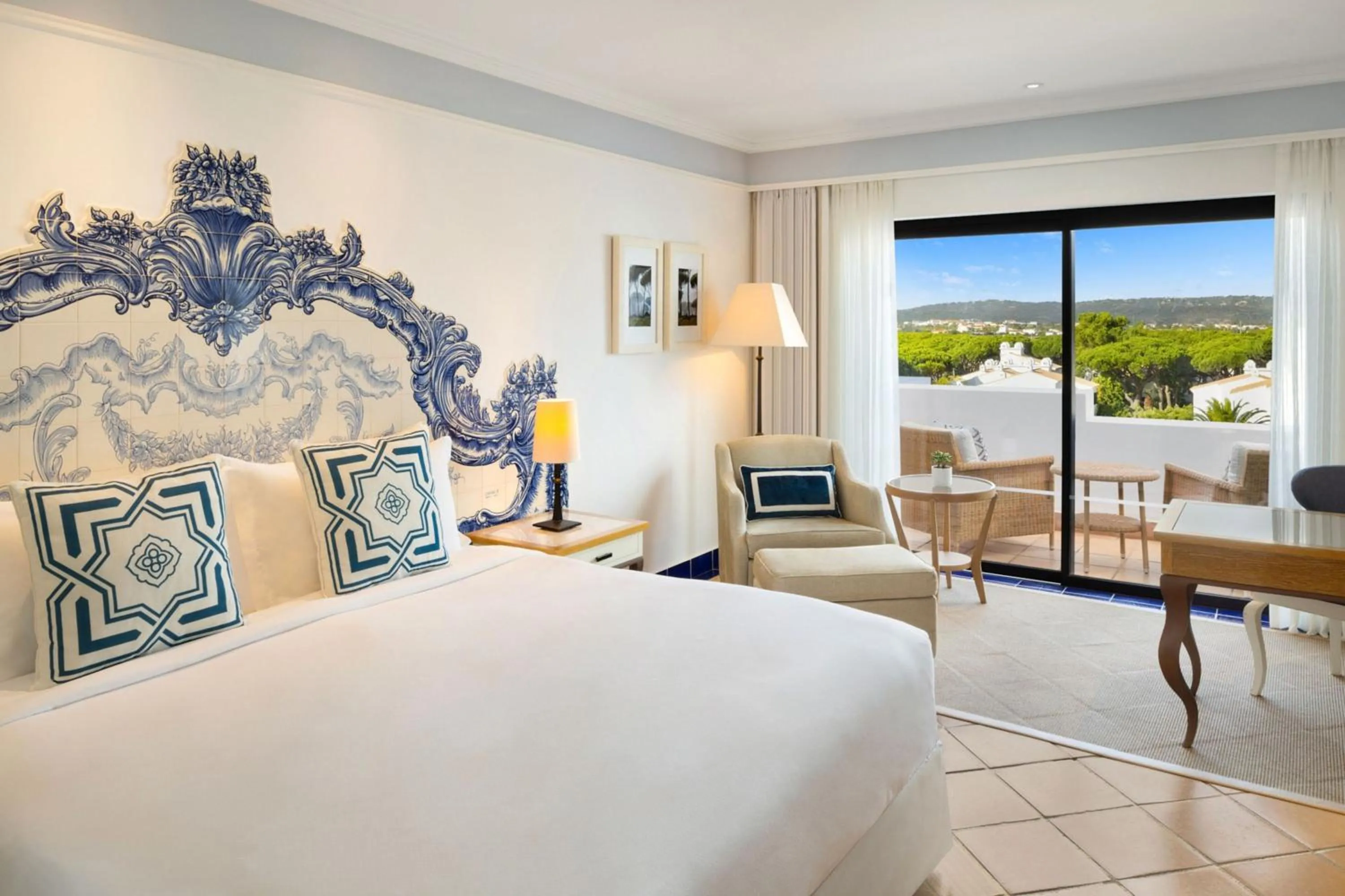 Photo of the whole room, Bed in Pine Cliffs Hotel, a Luxury Collection Resort, Algarve