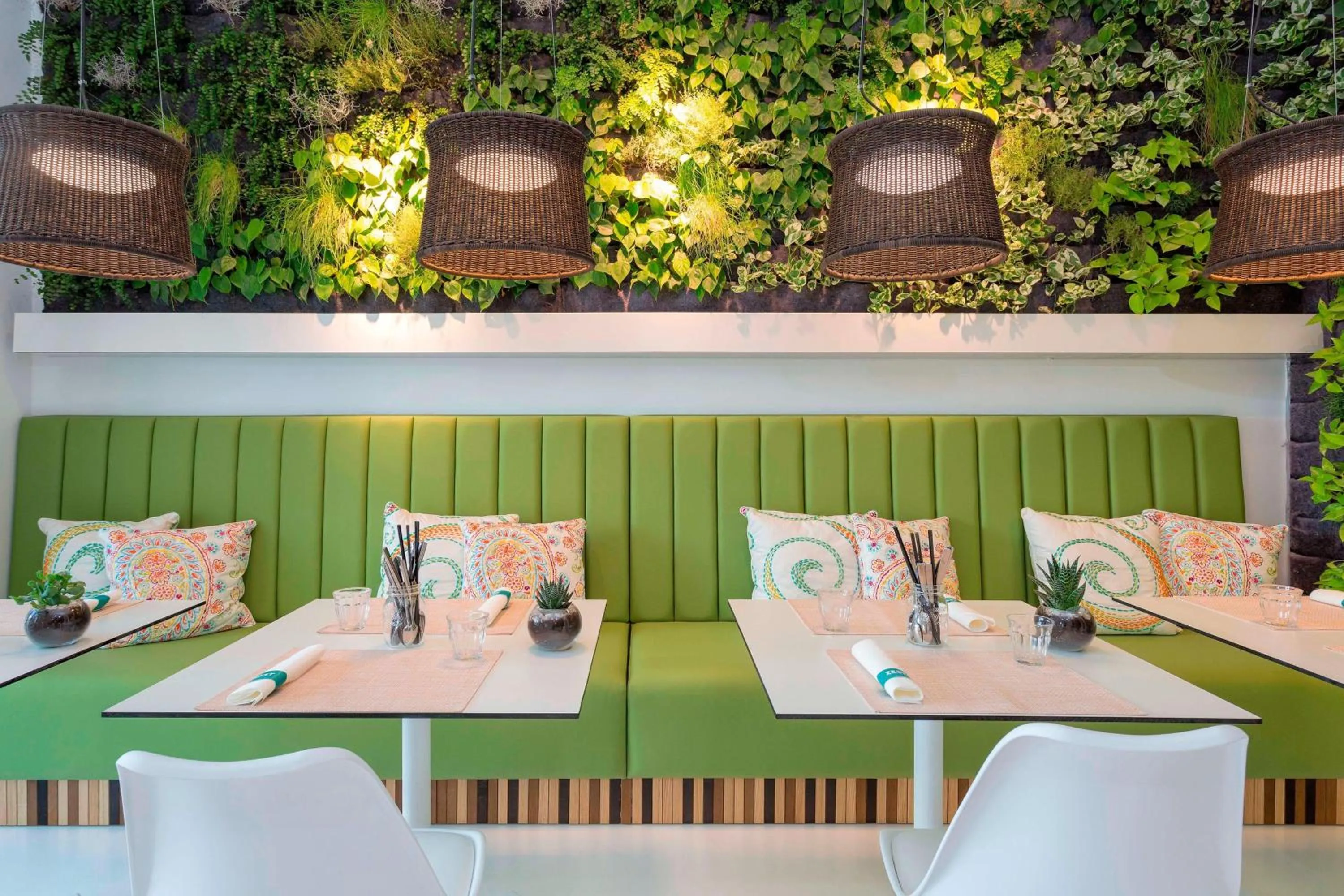 Restaurant/places to eat in Pine Cliffs Hotel, a Luxury Collection Resort, Algarve