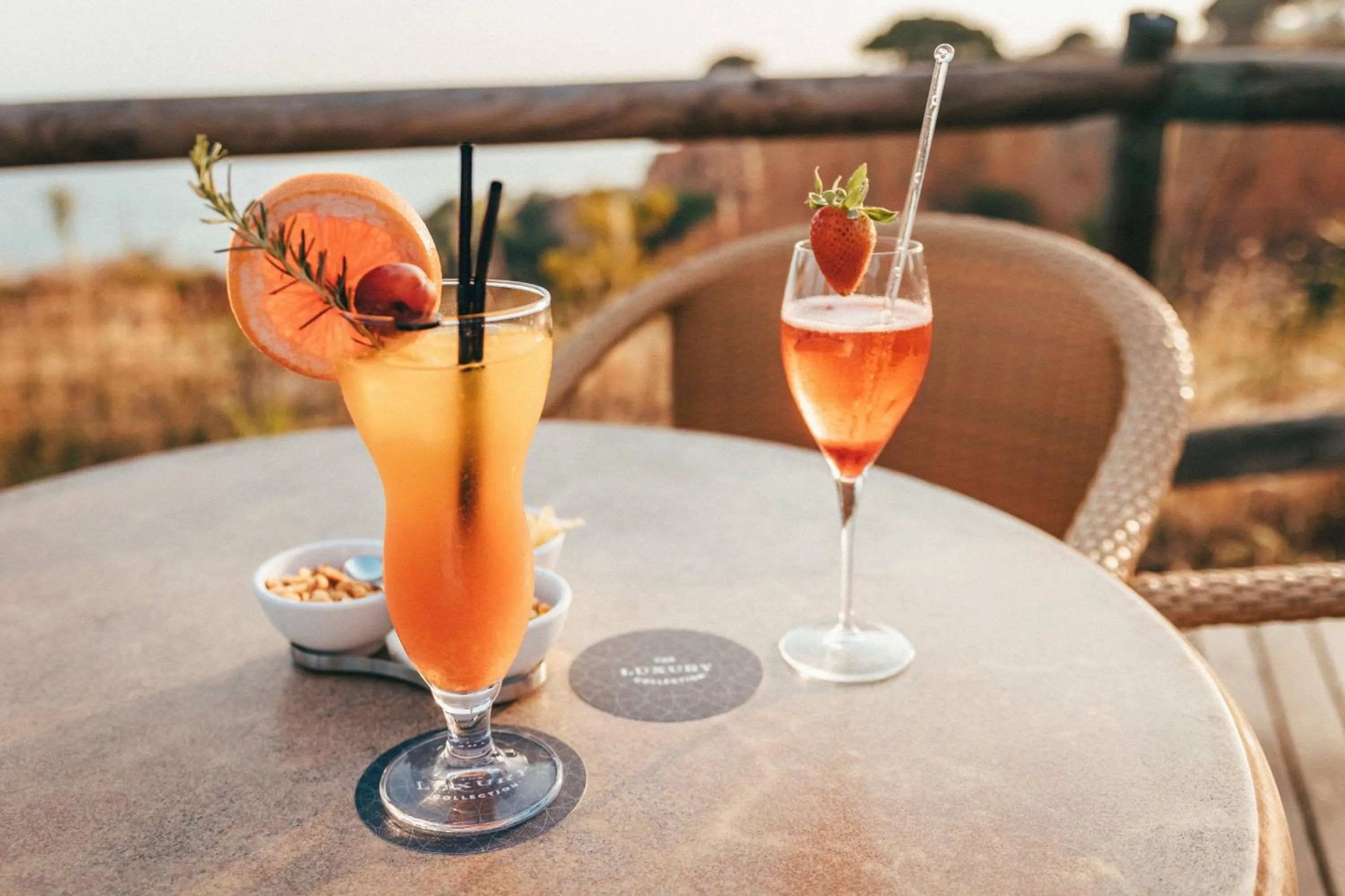 Lounge or bar in Pine Cliffs Hotel, a Luxury Collection Resort, Algarve