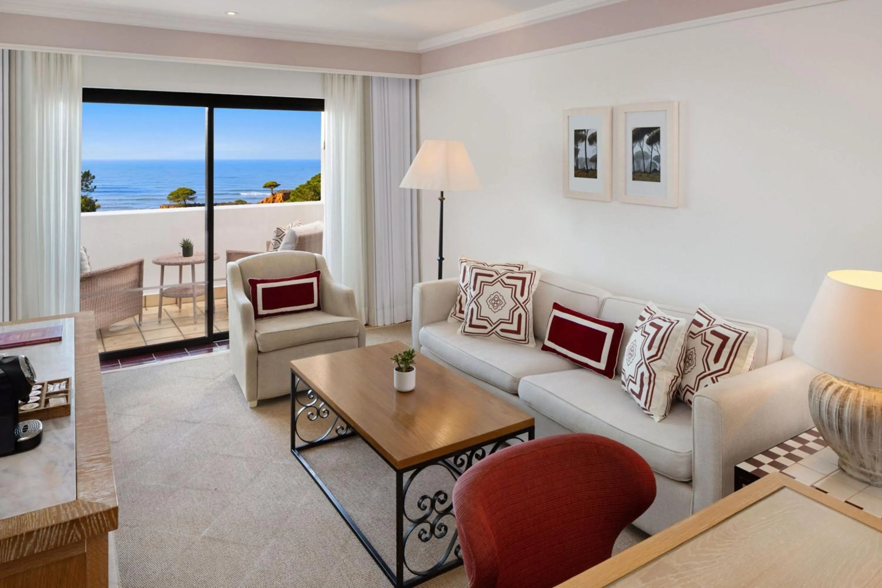 Living room in Pine Cliffs Hotel, a Luxury Collection Resort, Algarve