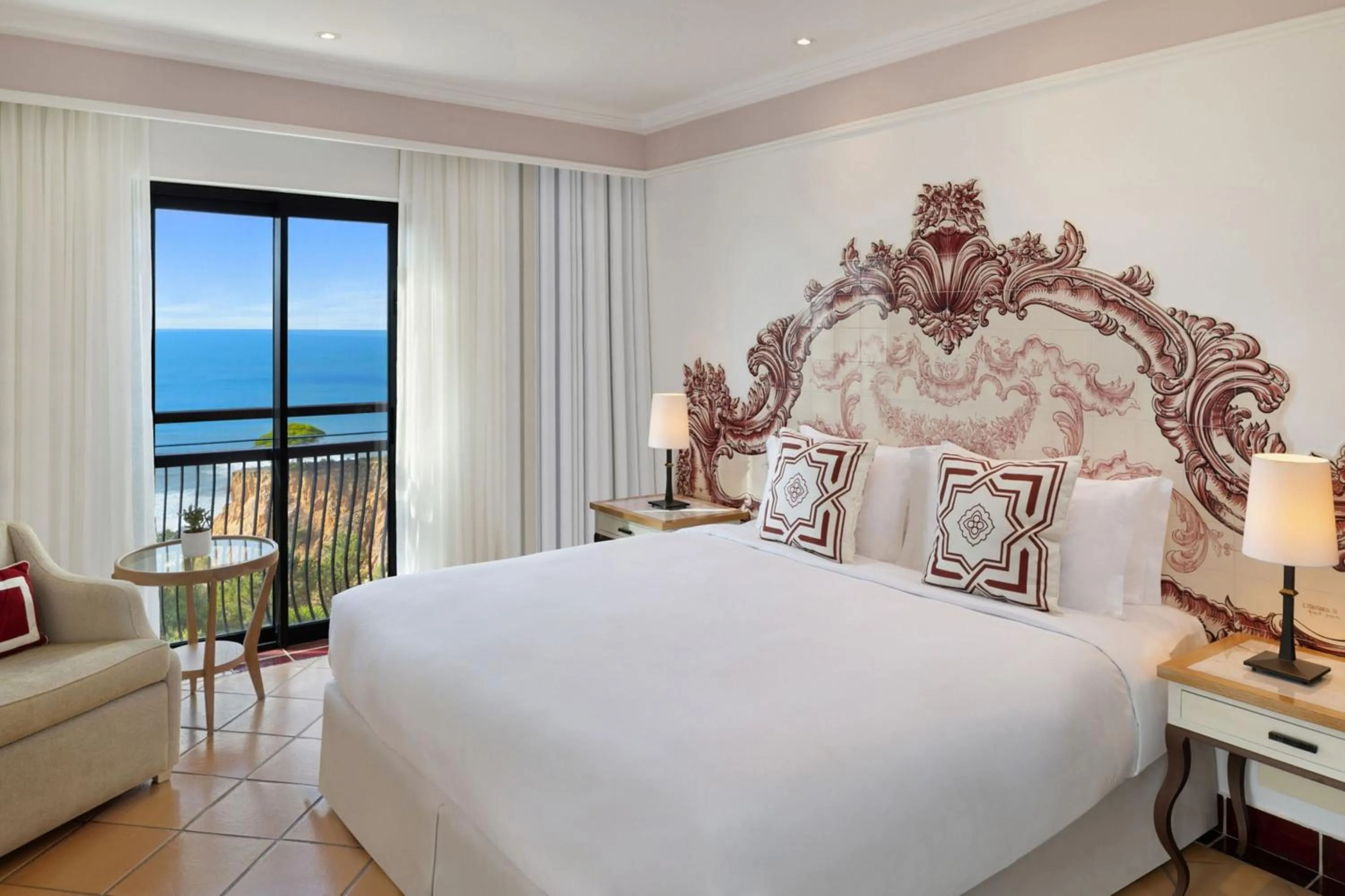 Bedroom, Bed in Pine Cliffs Hotel, a Luxury Collection Resort, Algarve
